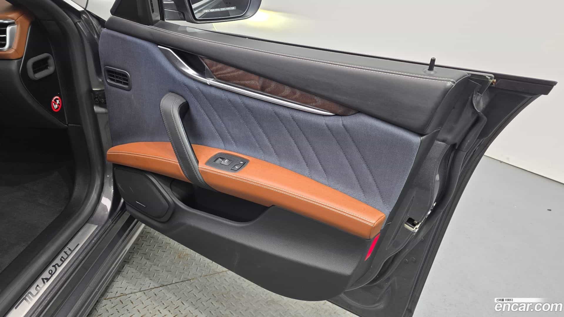 Ghibli Maserati 2019.11-INNER-034