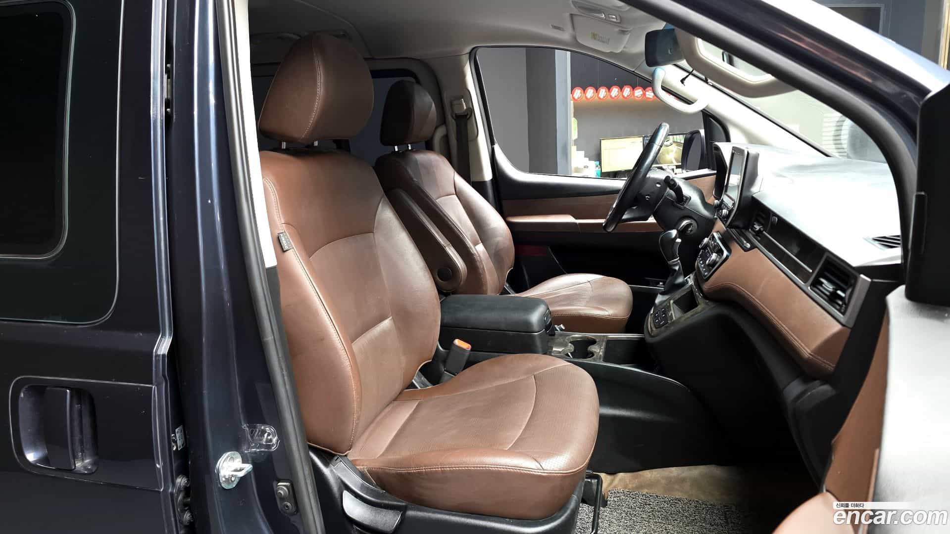 Starex Hyundai 2018.8-OPTION-015
