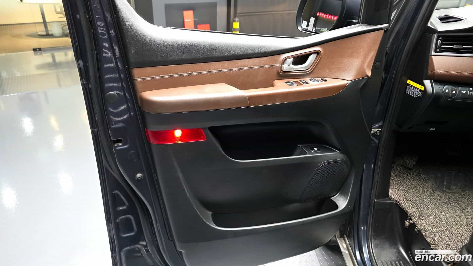 Starex Hyundai 2018.8-INNER-035