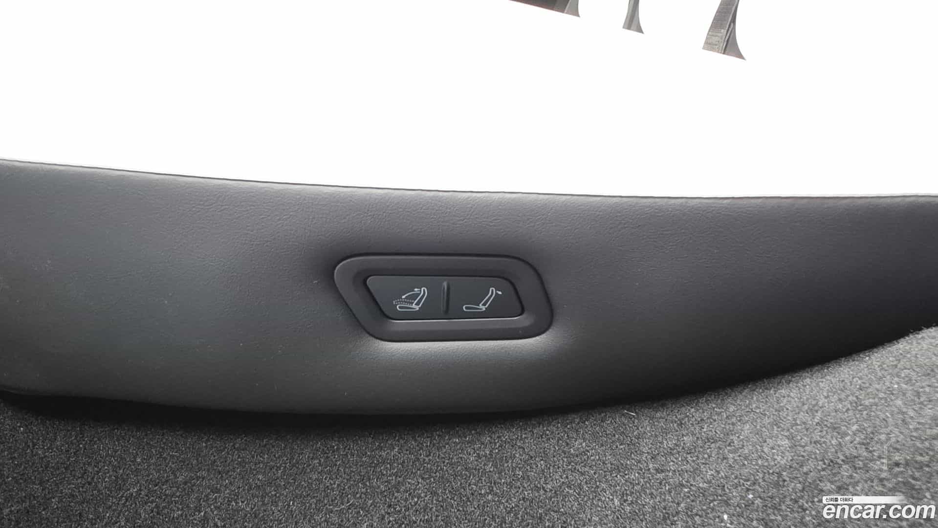 Model Y Tesla 2025.6-OPTION-020