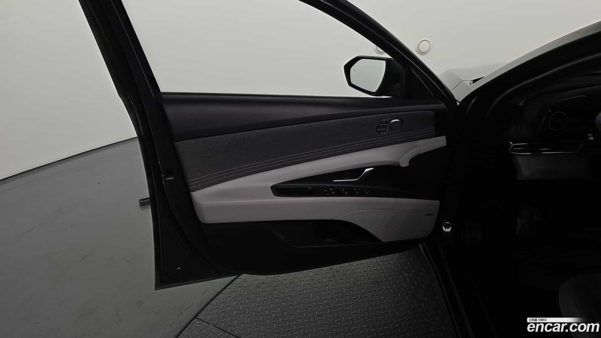 AVANTE Hyundai 2022.4-INNER-034