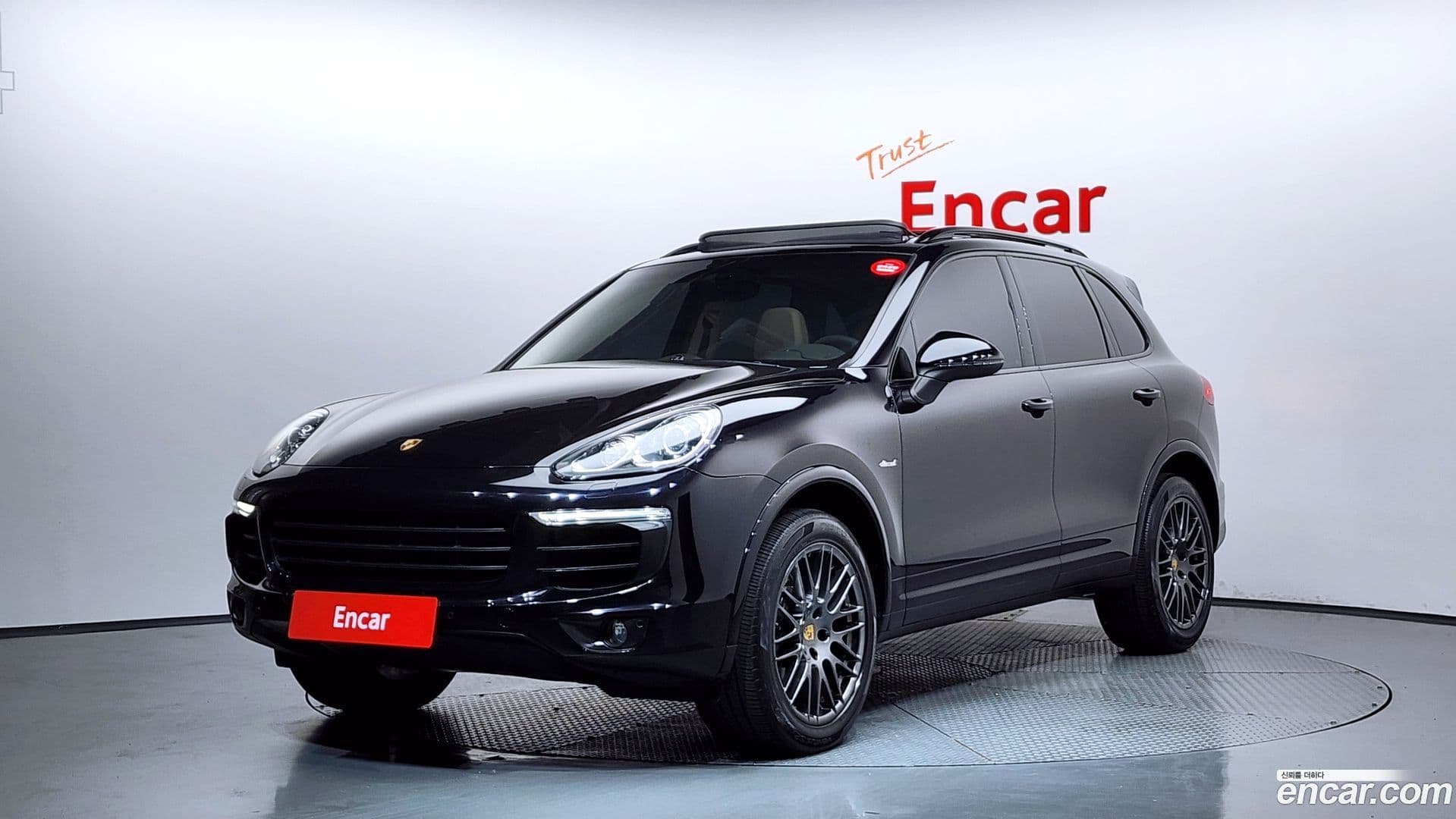 Main__Slider__Photo:Cayenne Porsche 2016.11-0