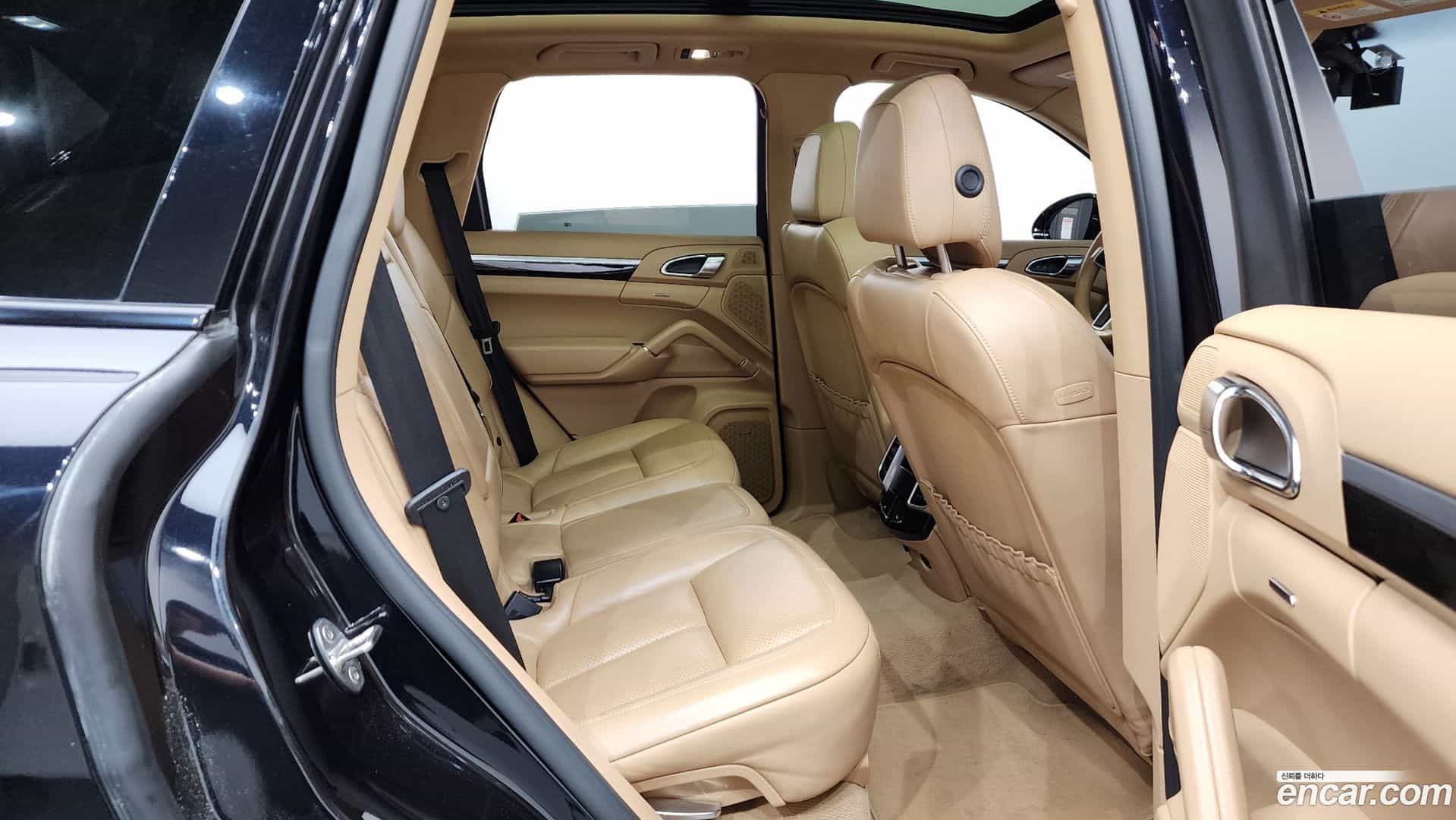 Cayenne Porsche 2016.11-OPTION-015