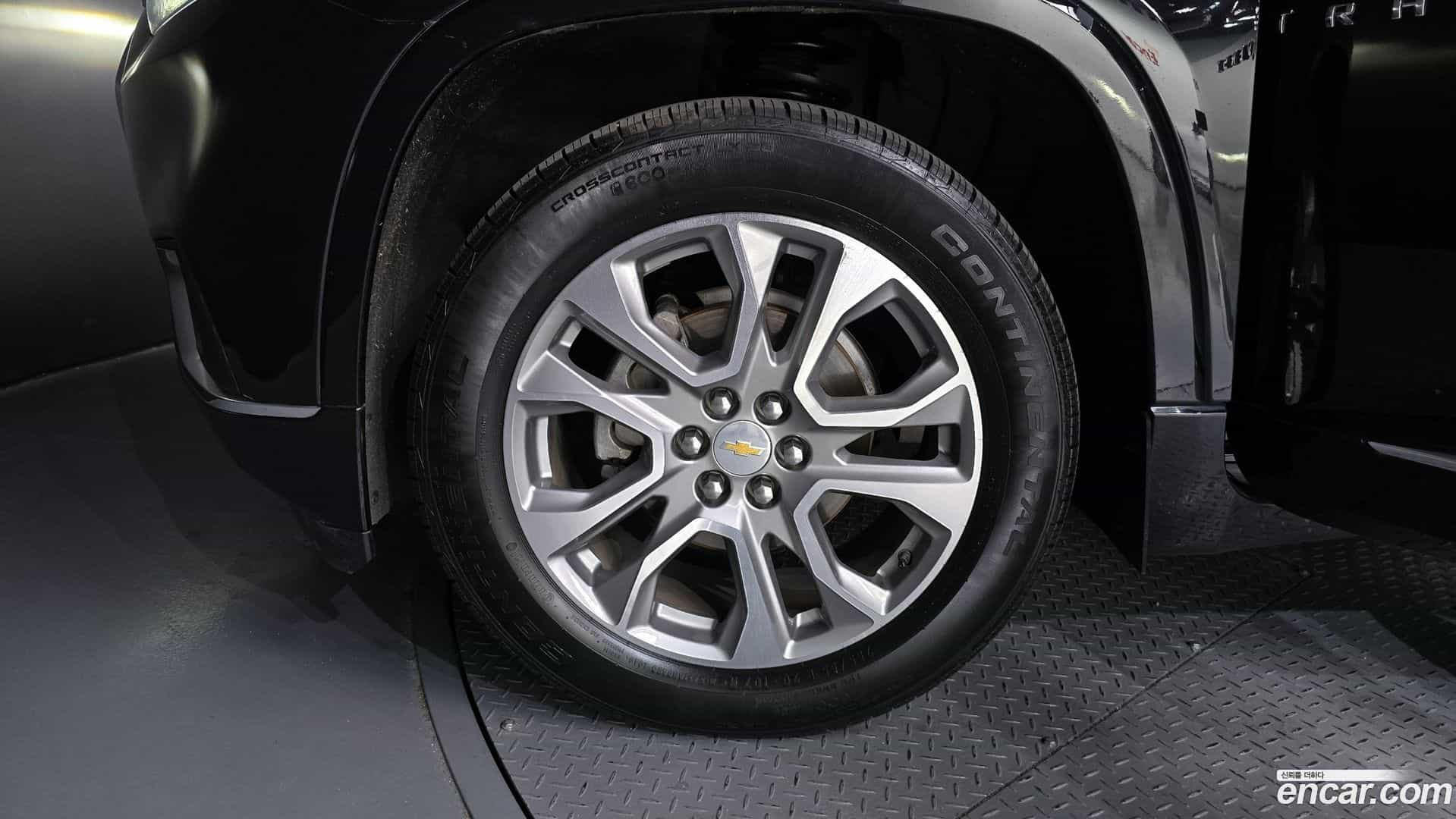 Traverse Chevrolet 2020.5-OUTER-005
