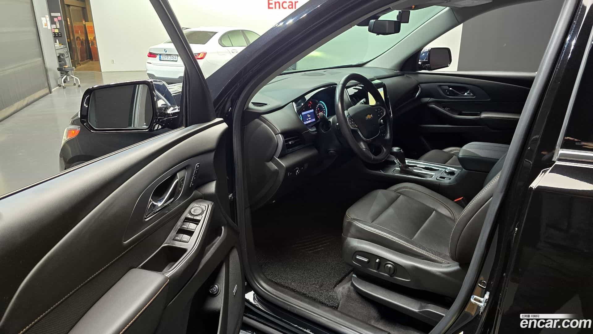 Traverse Chevrolet 2020.5-INNER-010