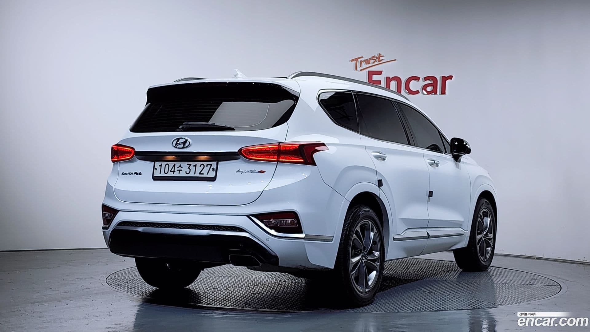 Main__Slider__Photo:Santafe Hyundai 2019.10-1