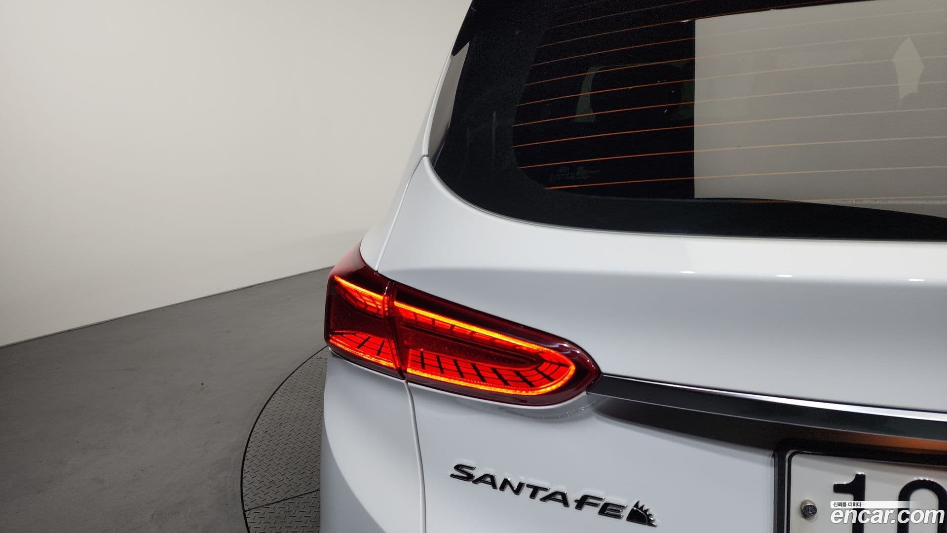 Main__Slider__Photo:Santafe Hyundai 2019.10-22