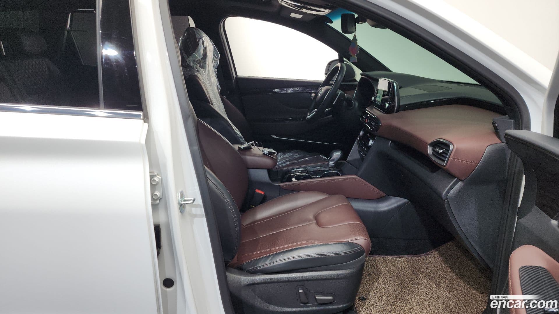 Main__Slider__Photo:Santafe Hyundai 2019.10-25