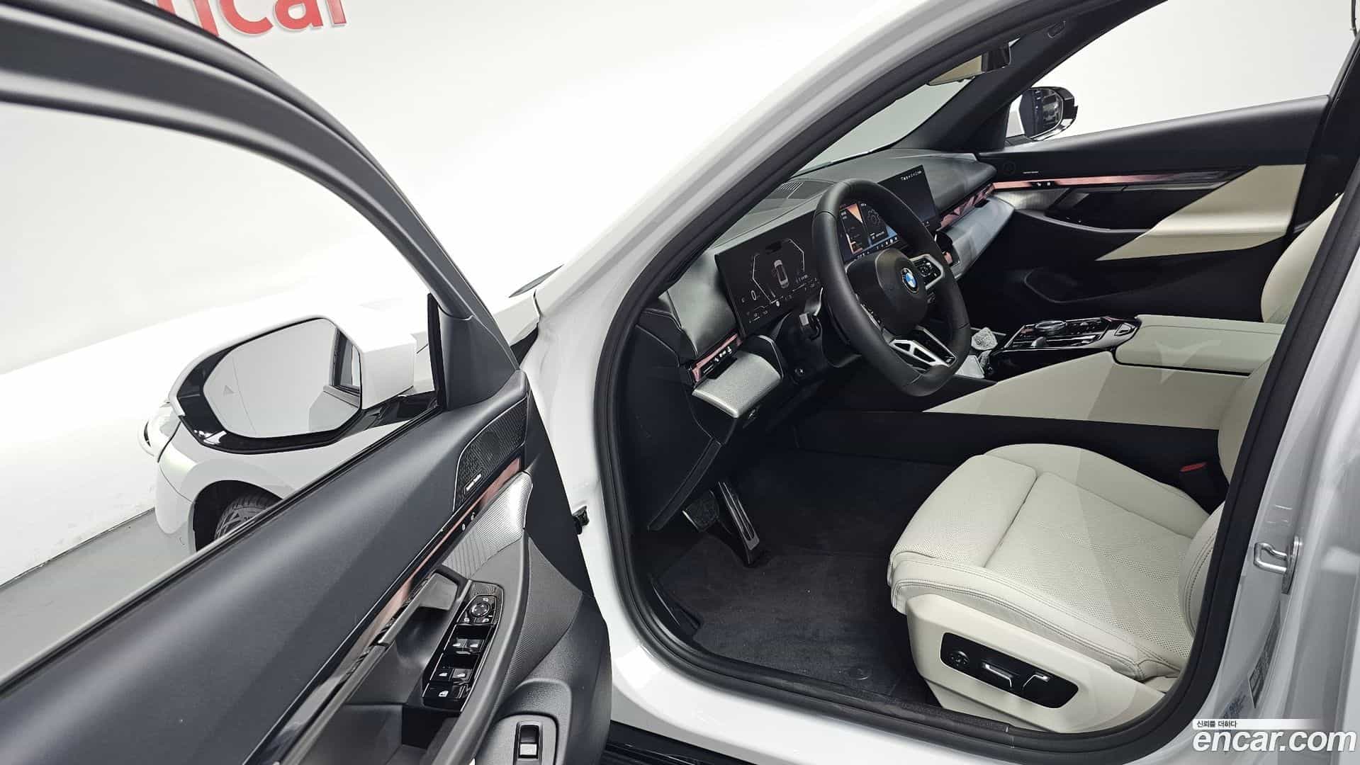 5-Series BMW 2025.10-INNER-010