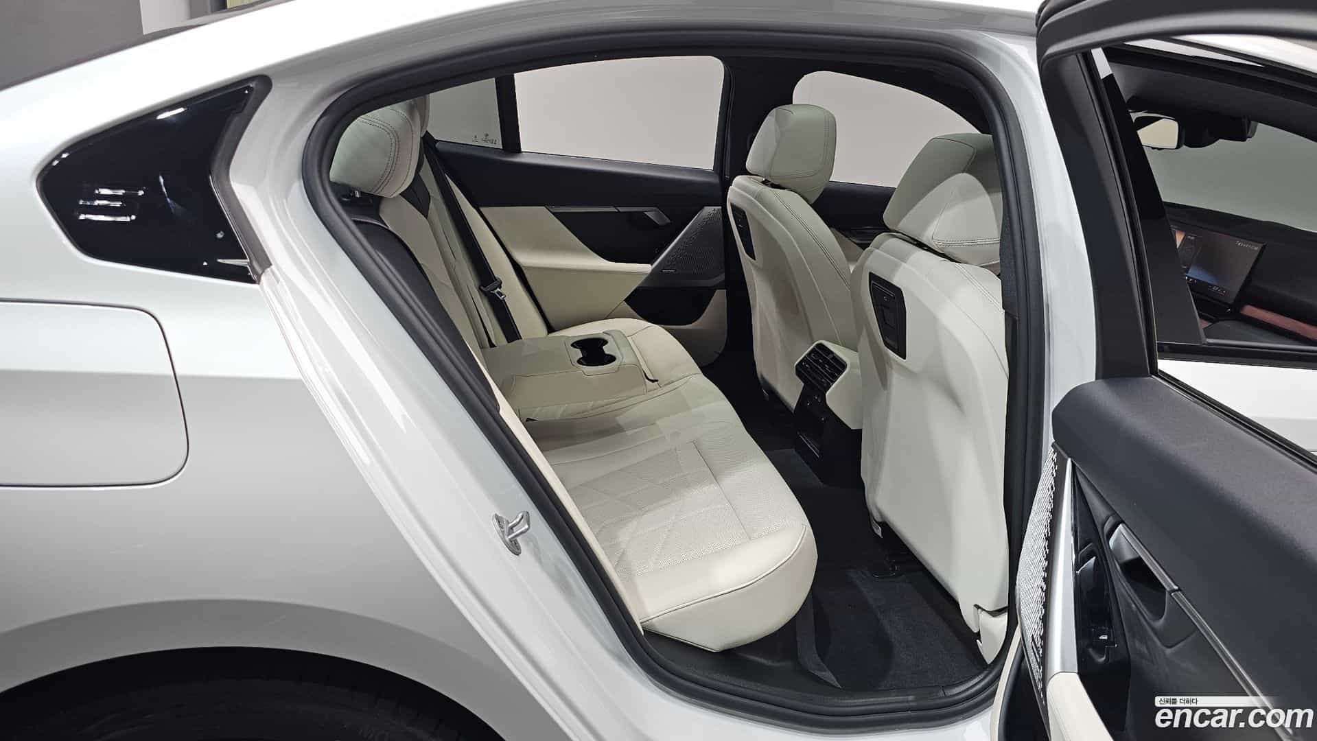5-Series BMW 2025.10-OPTION-015
