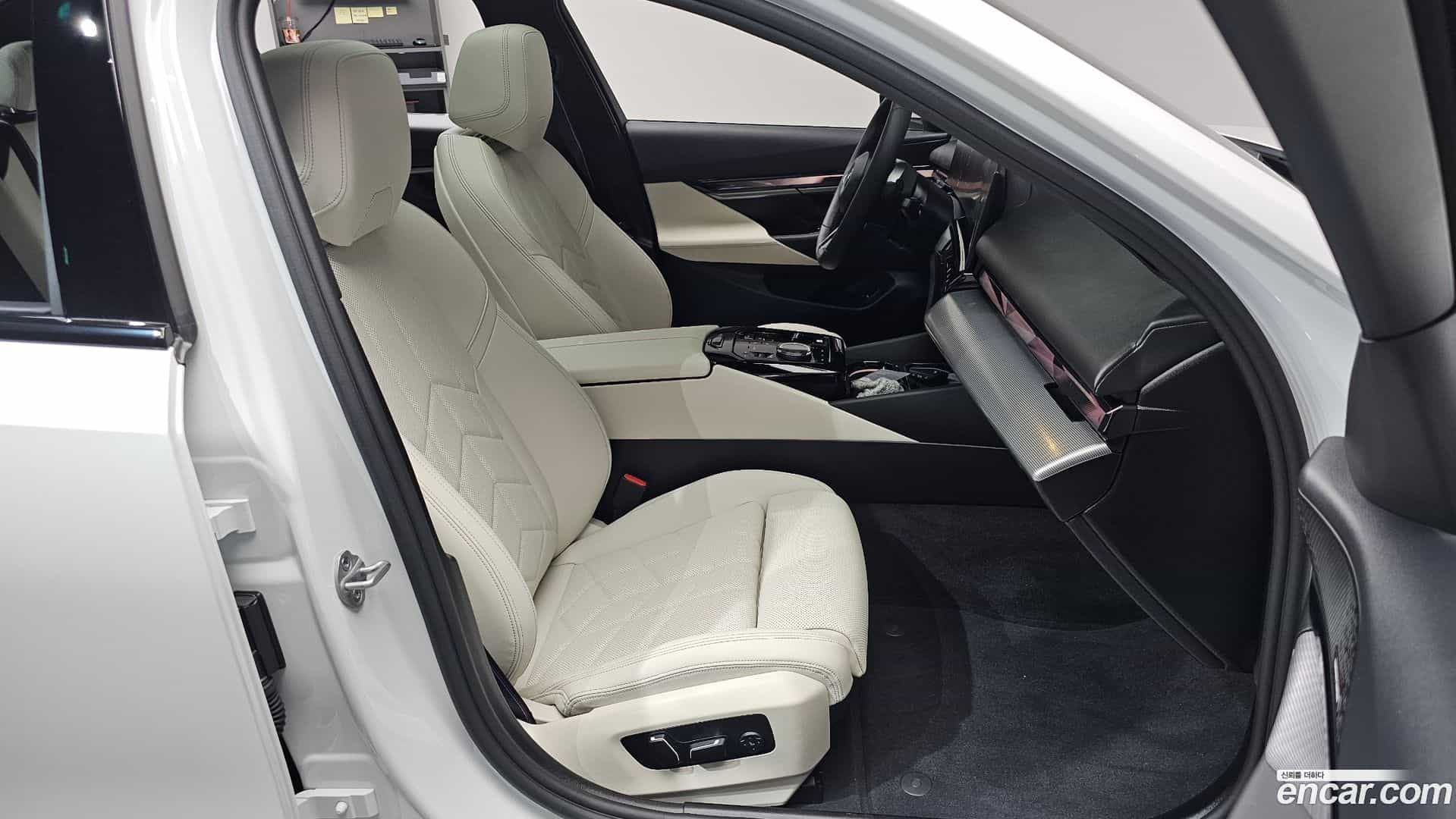 5-Series BMW 2025.10-OPTION-016