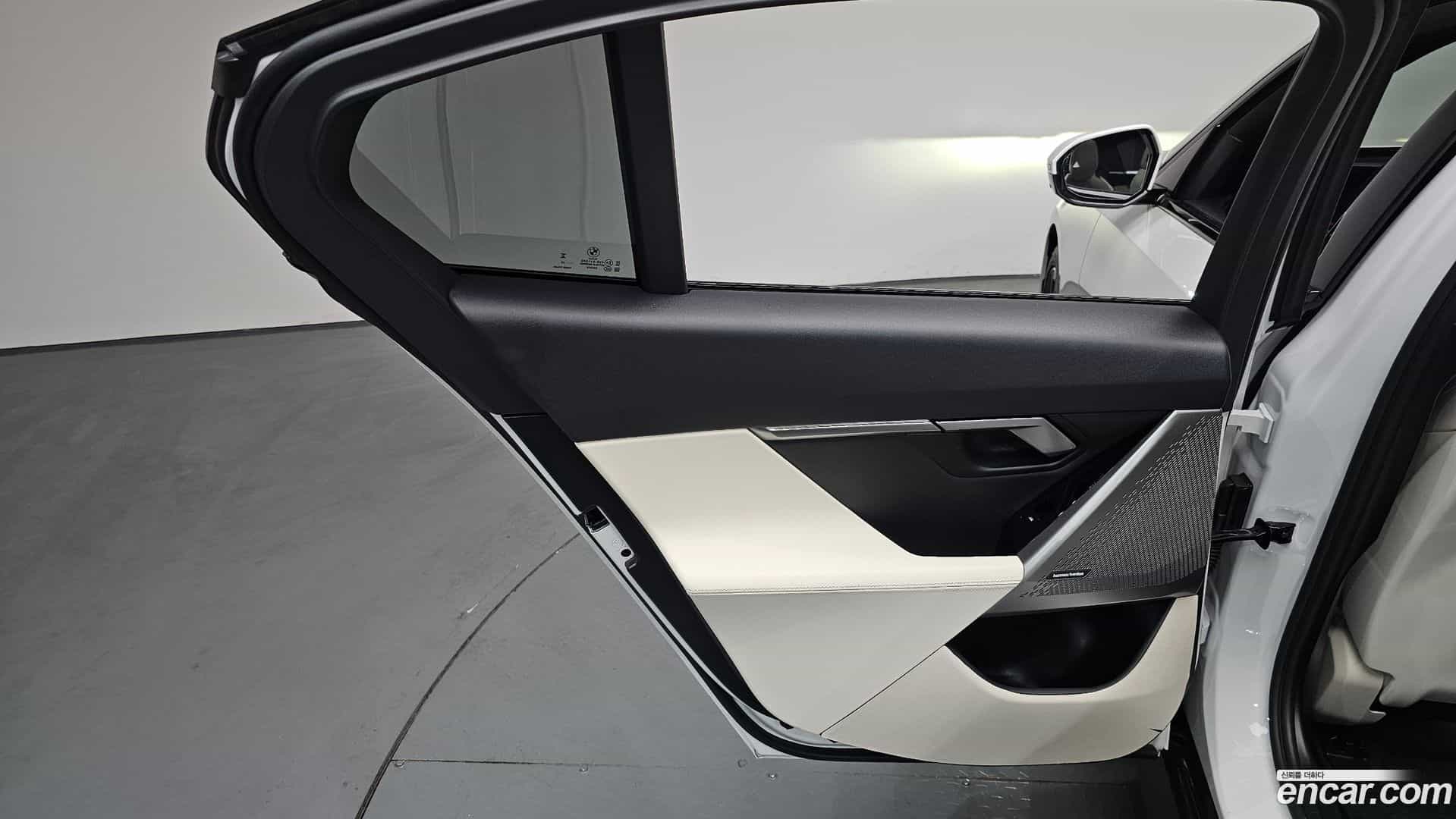 5-Series BMW 2025.10-INNER-035