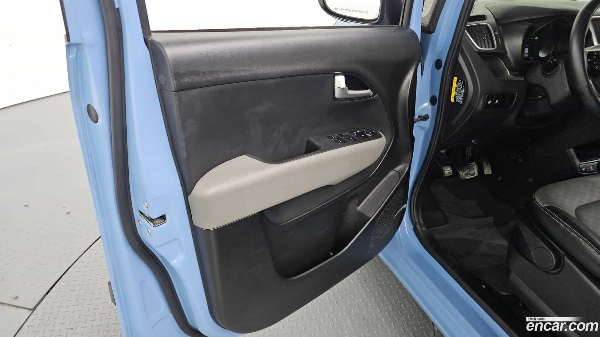 RAY Kia 2021.11-INNER-034