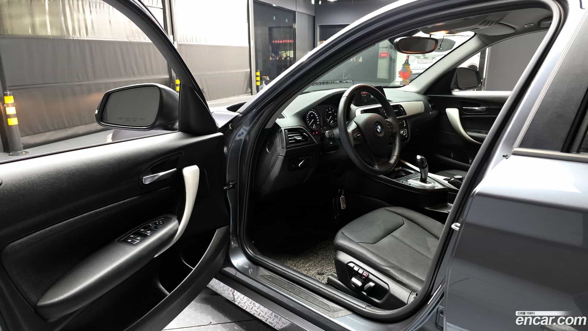 1-Series BMW 2018.0-INNER-010