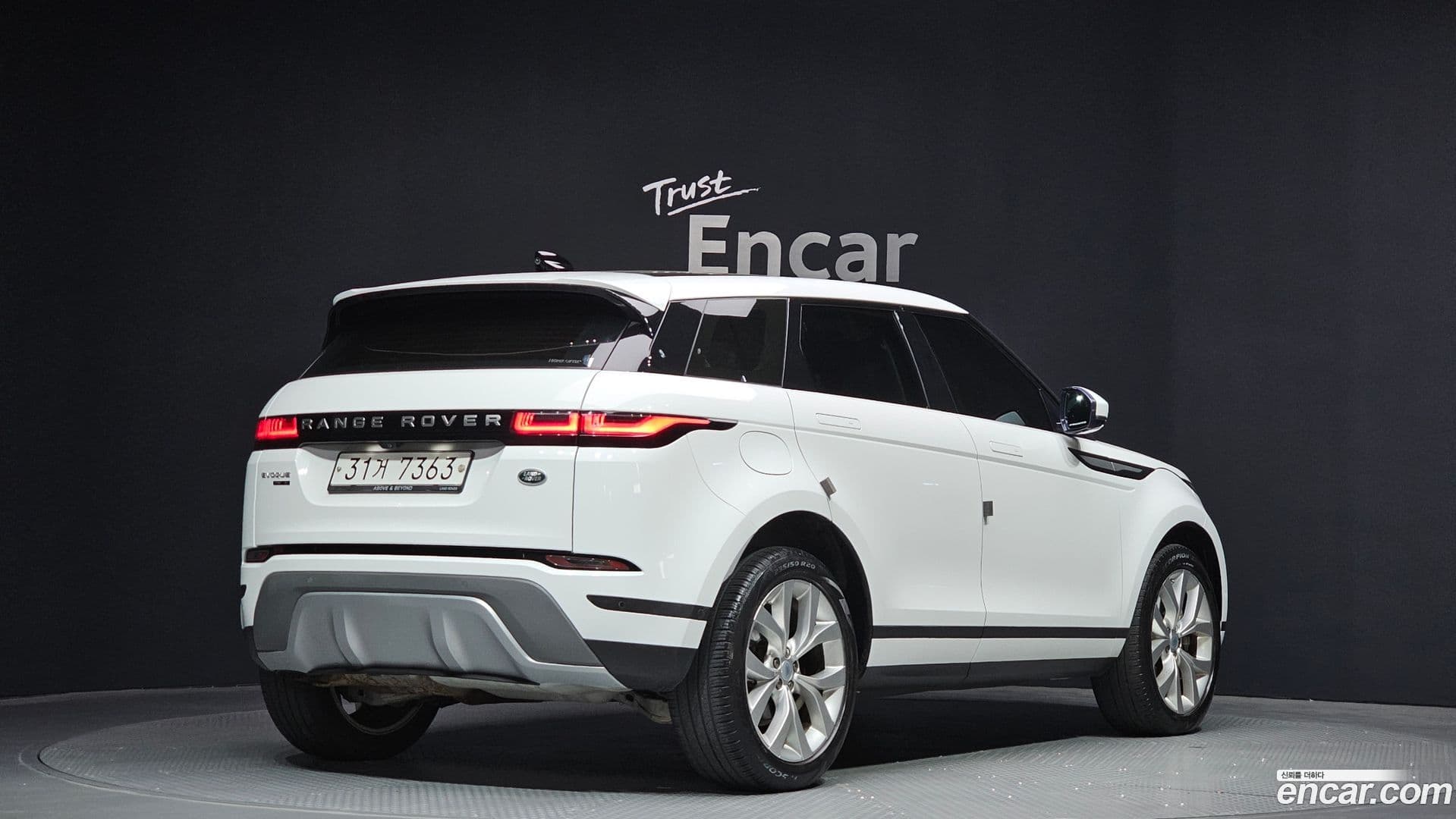 Main__Slider__Photo:Range Rover Evoque Land Rover 2019.6-1