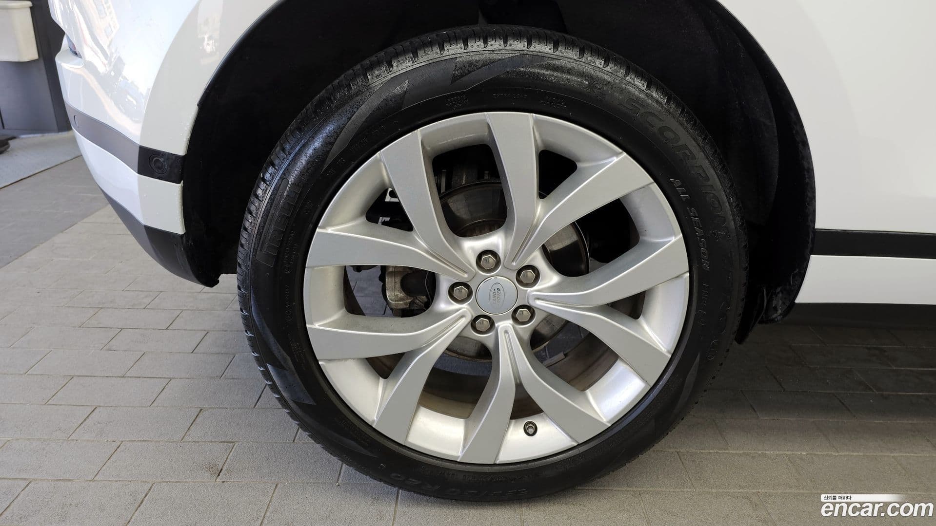 Main__Slider__Photo:Range Rover Evoque Land Rover 2019.6-4