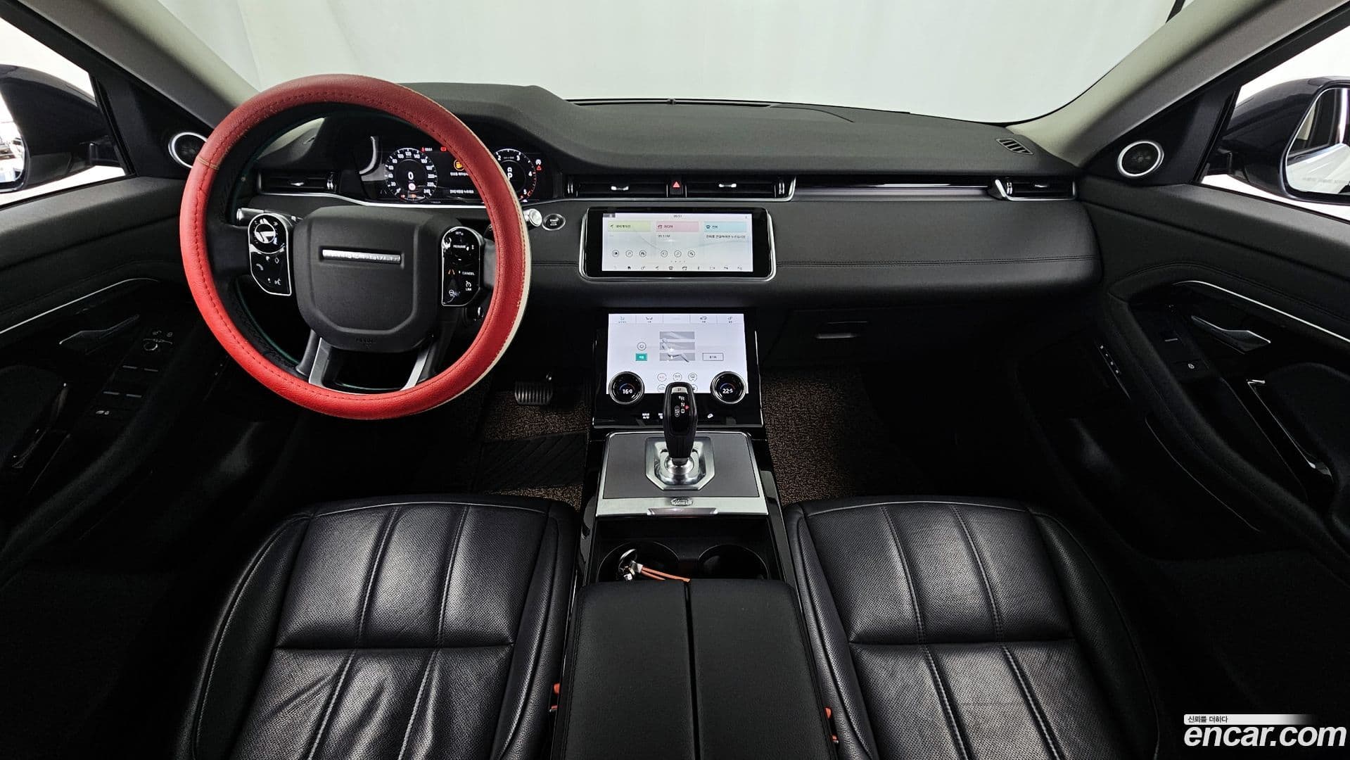 Main__Slider__Photo:Range Rover Evoque Land Rover 2019.6-6