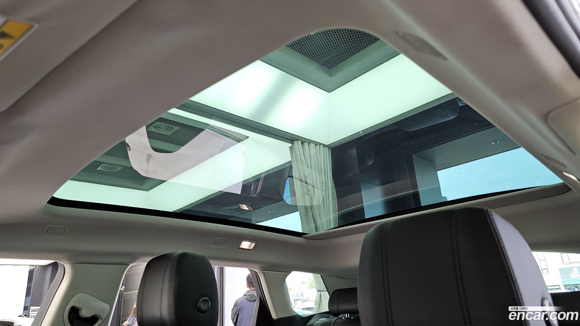 Main__Slider__Photo:Range Rover Evoque Land Rover 2019.6-17