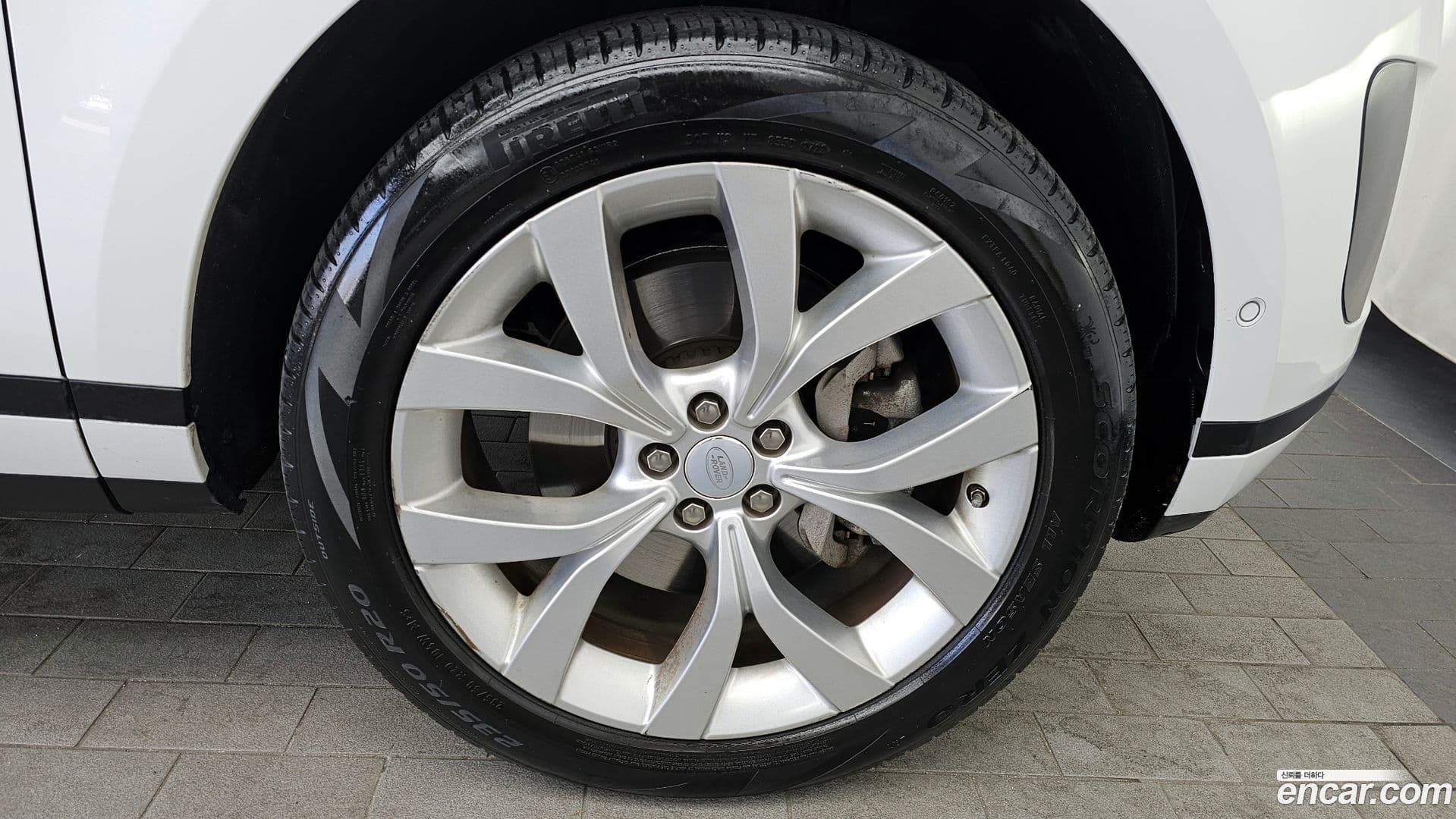 Main__Slider__Photo:Range Rover Evoque Land Rover 2019.6-20