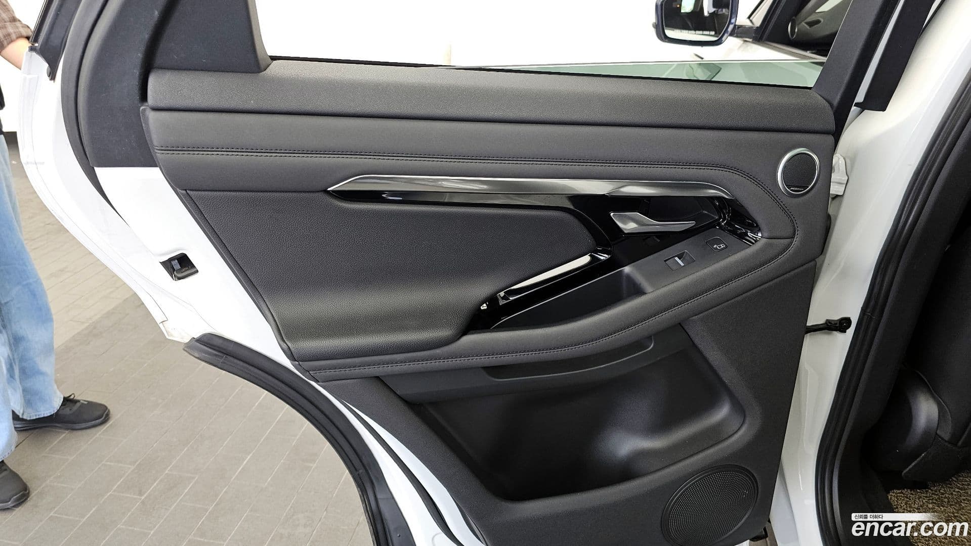 Main__Slider__Photo:Range Rover Evoque Land Rover 2019.6-24