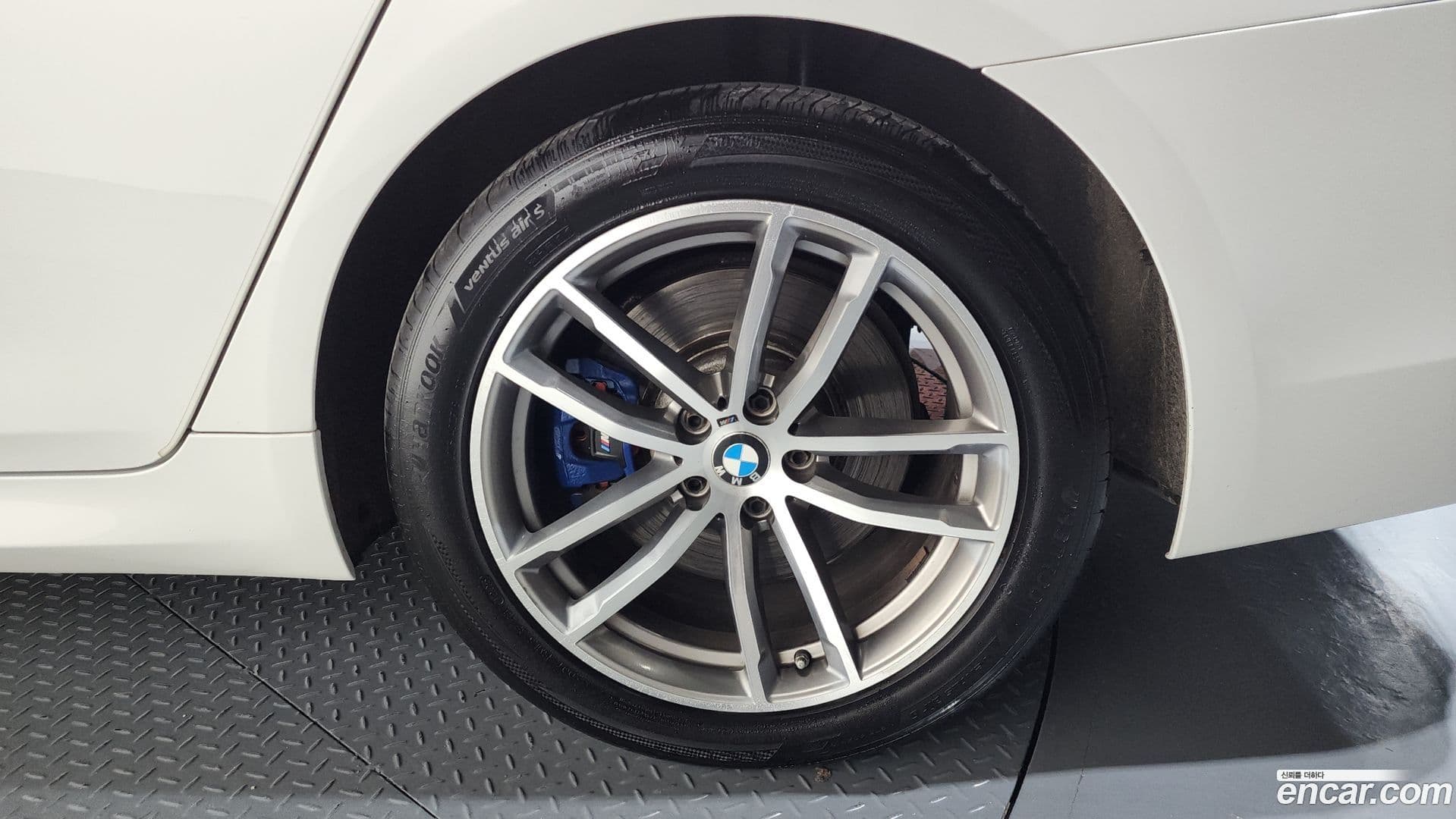 Main__Slider__Photo:5-Series BMW 2017.6-20