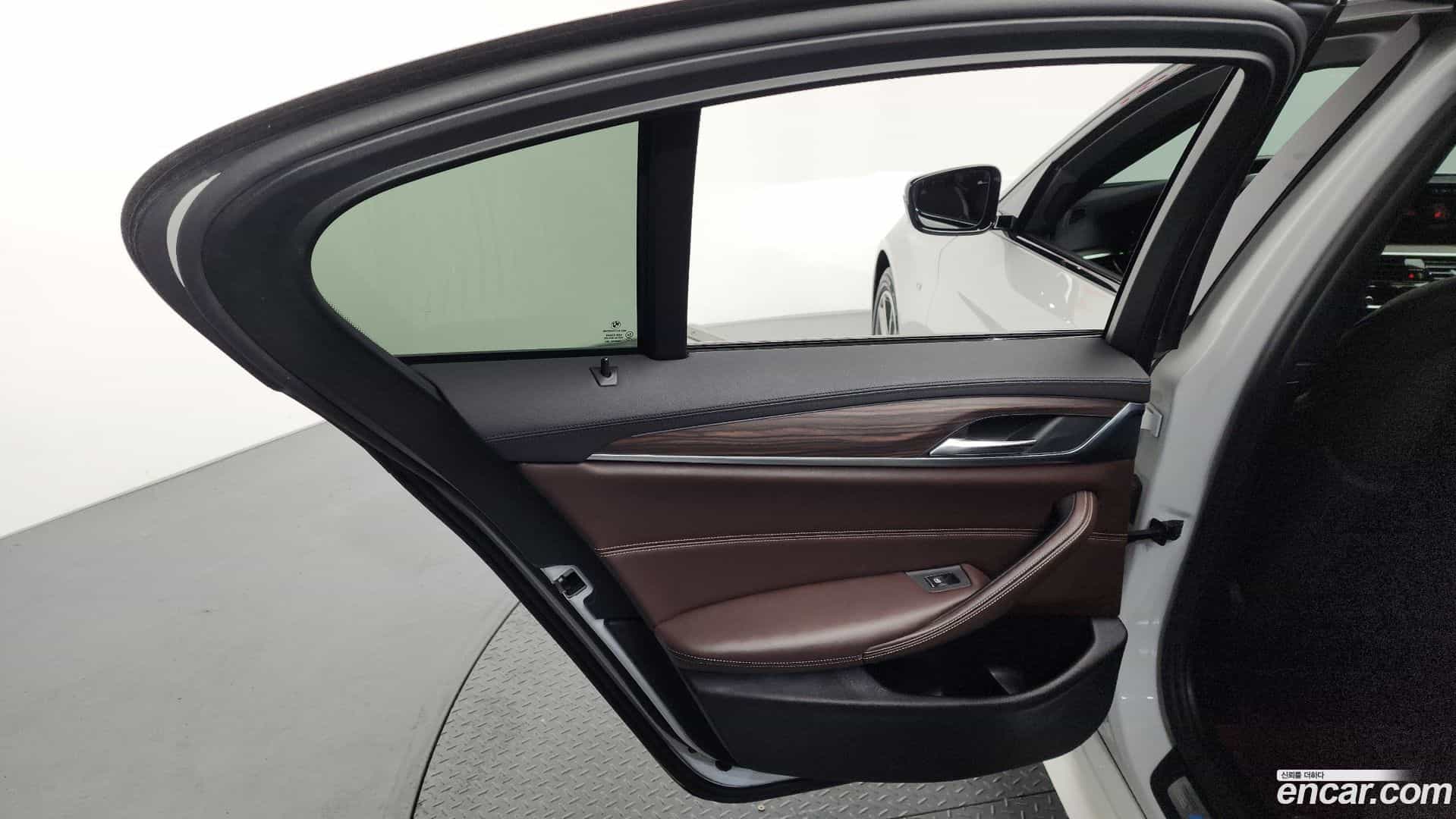 5-Series BMW 2017.6-INNER-035