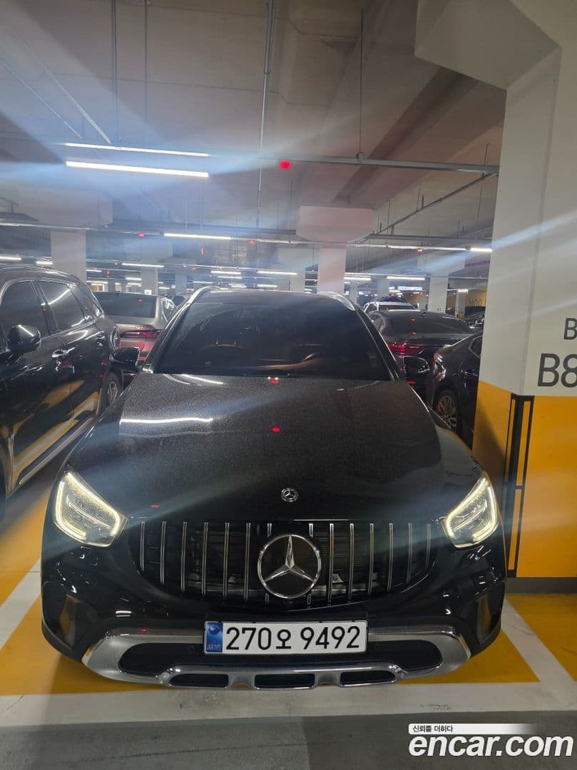 Main__Slider__Photo:GLC-Class Mercedes-Benz 2020.9-0