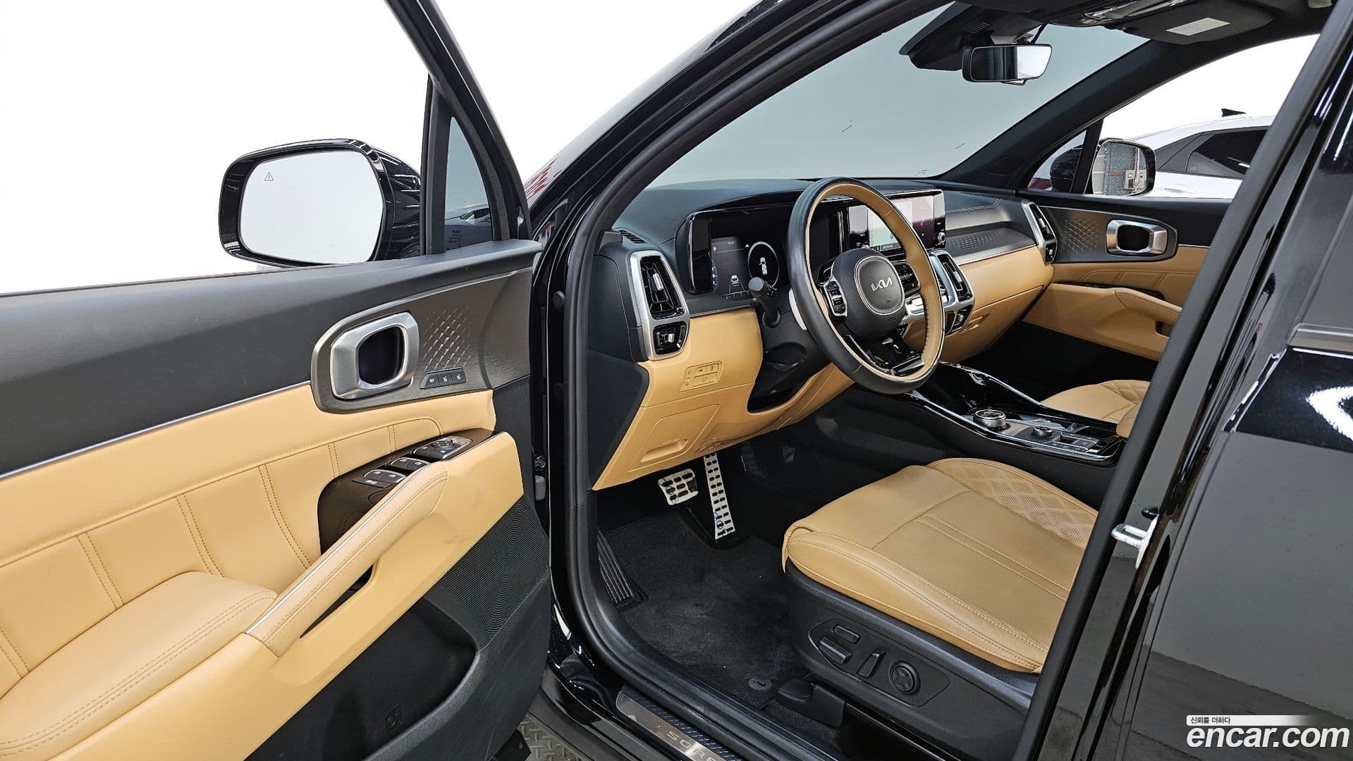 Main__Slider__Photo:Sorento Kia 2022.3-9