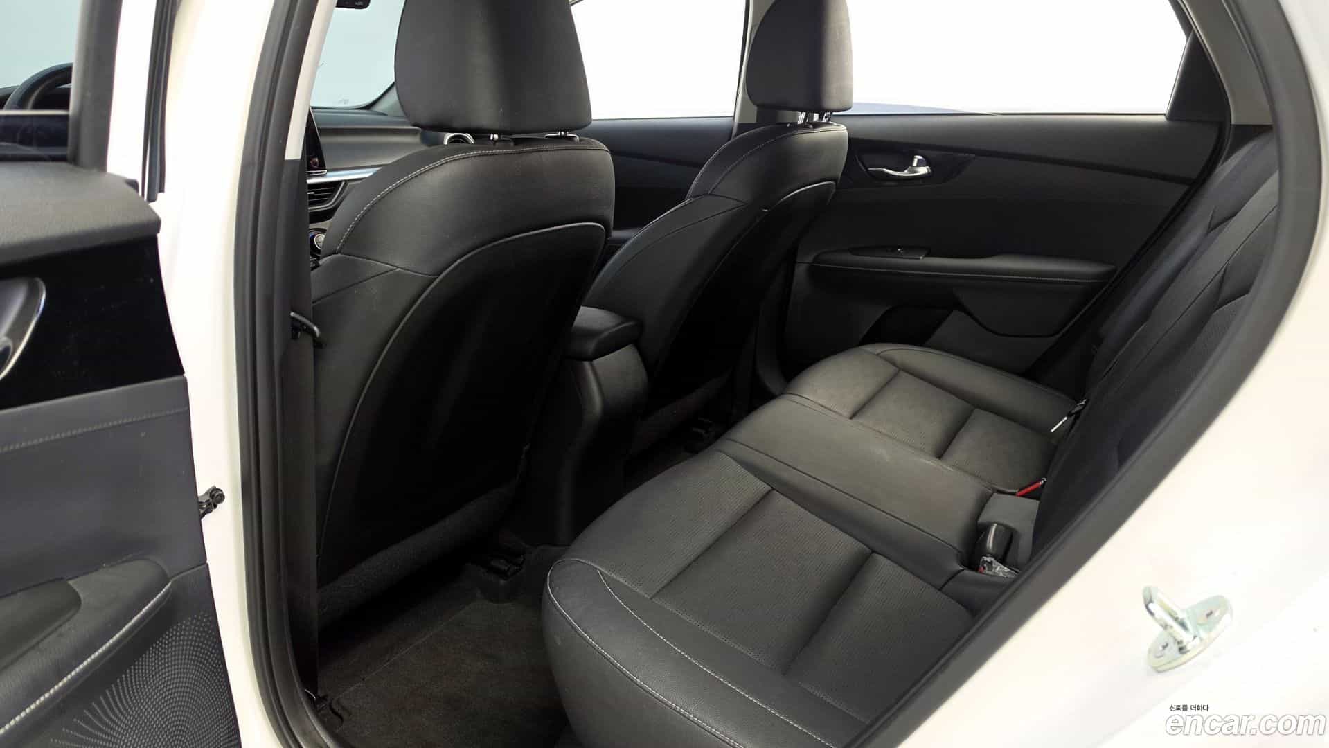 K3 Kia 2023.3-OPTION-041