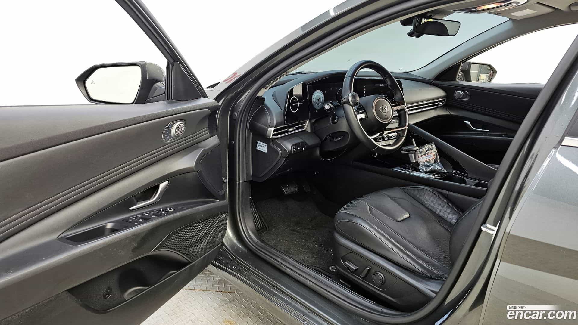AVANTE Hyundai 2022.1-INNER-010