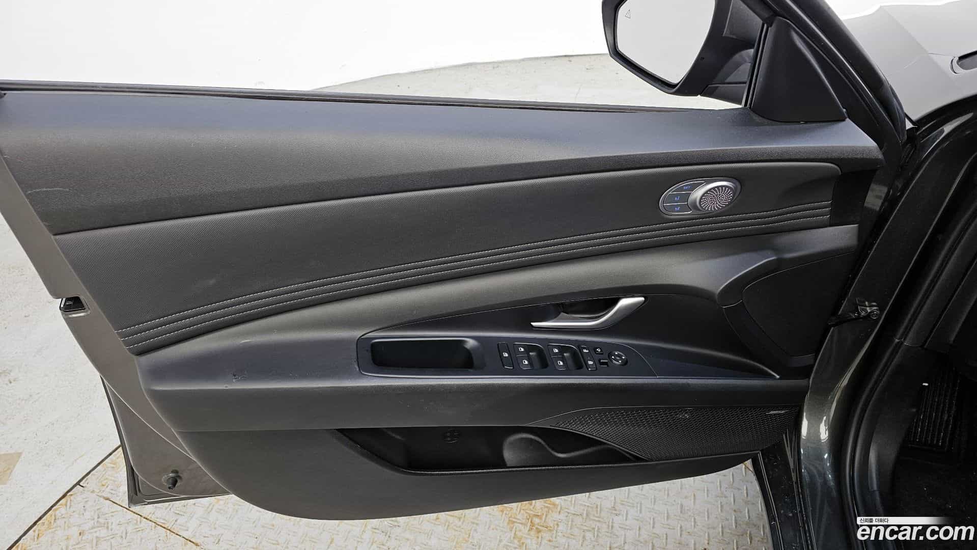 AVANTE Hyundai 2022.1-INNER-034