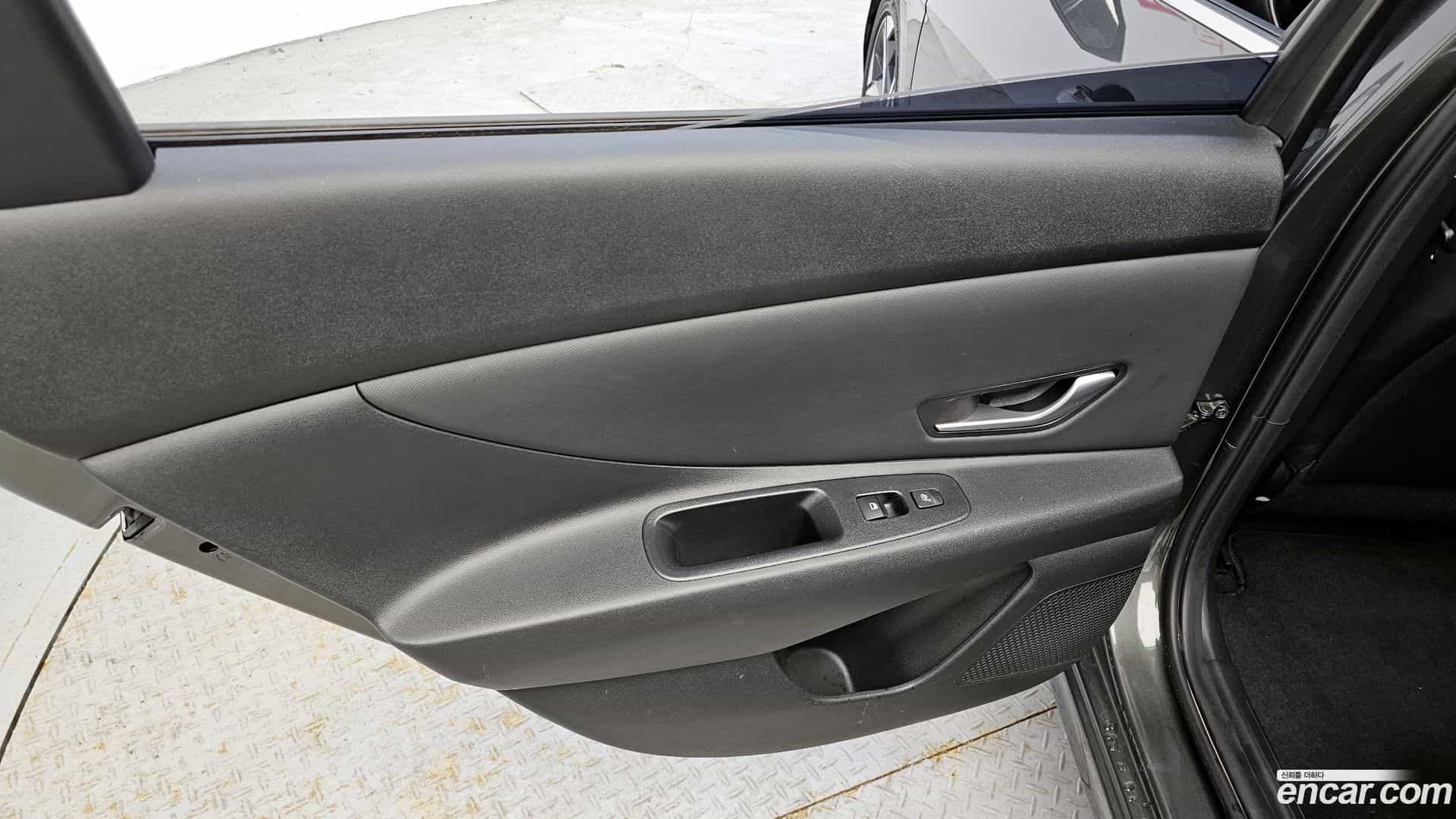 AVANTE Hyundai 2022.1-INNER-035