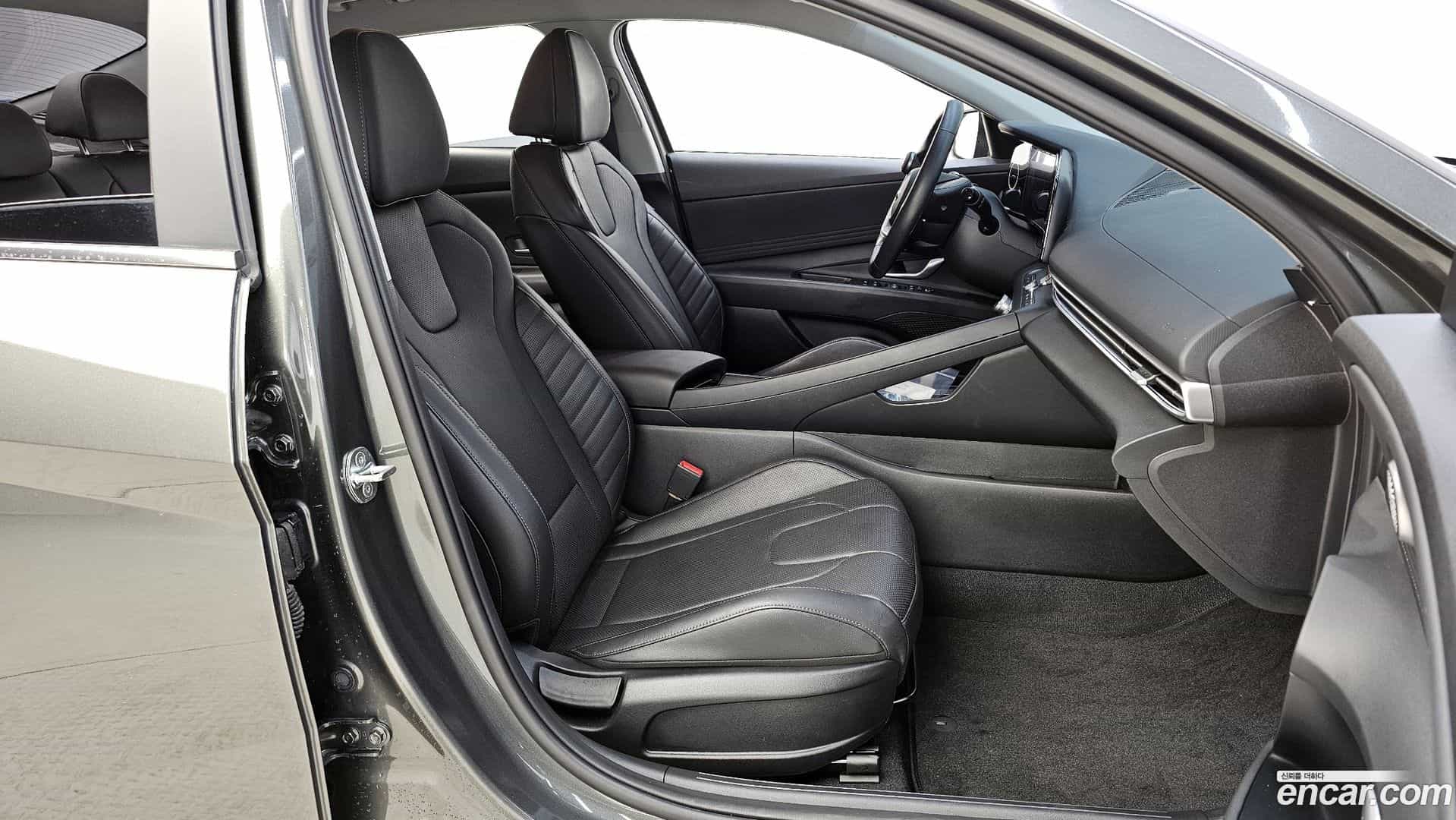 AVANTE Hyundai 2022.1-INNER-036