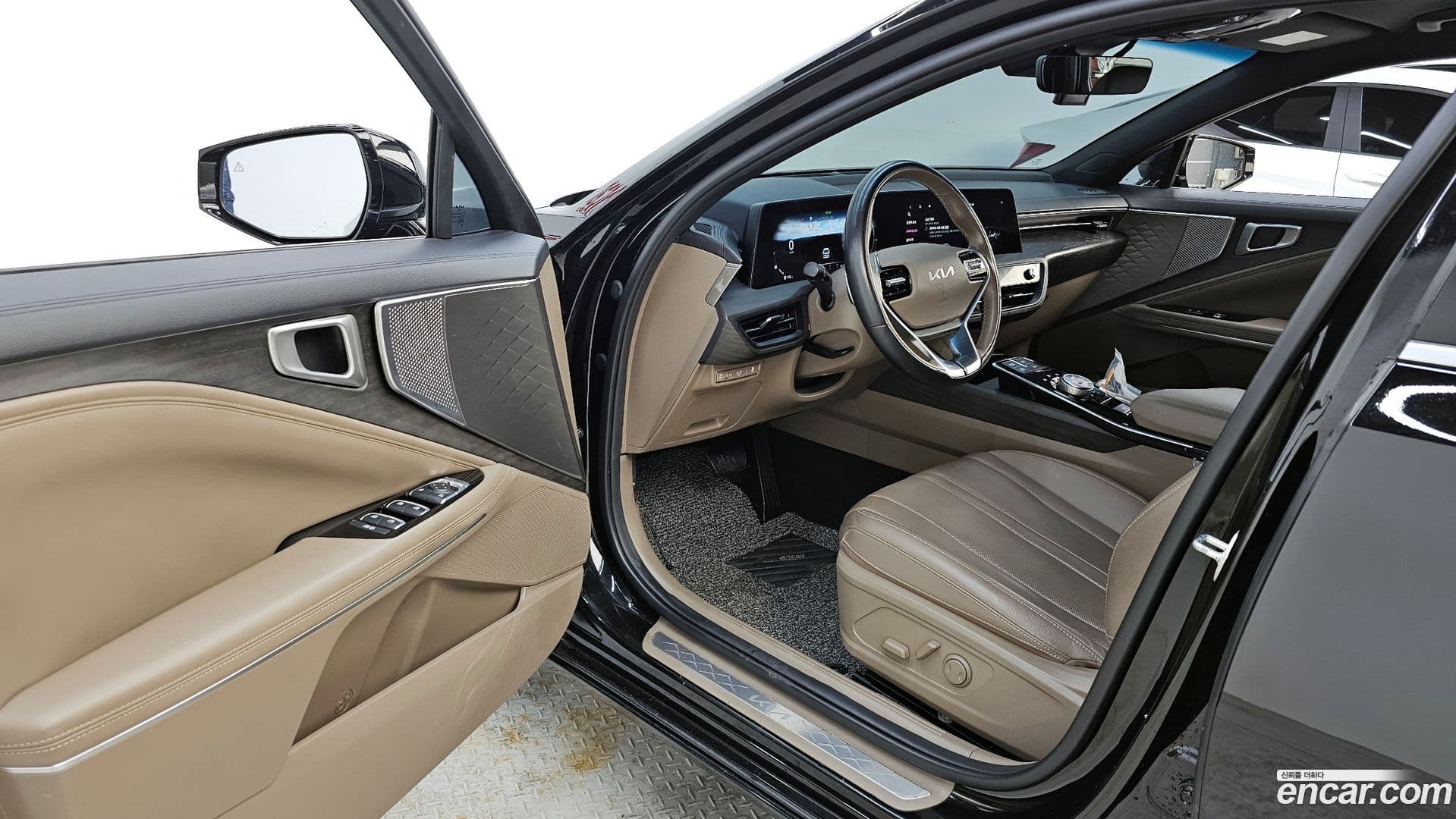 Main__Slider__Photo:K8 Kia 2023.2-9