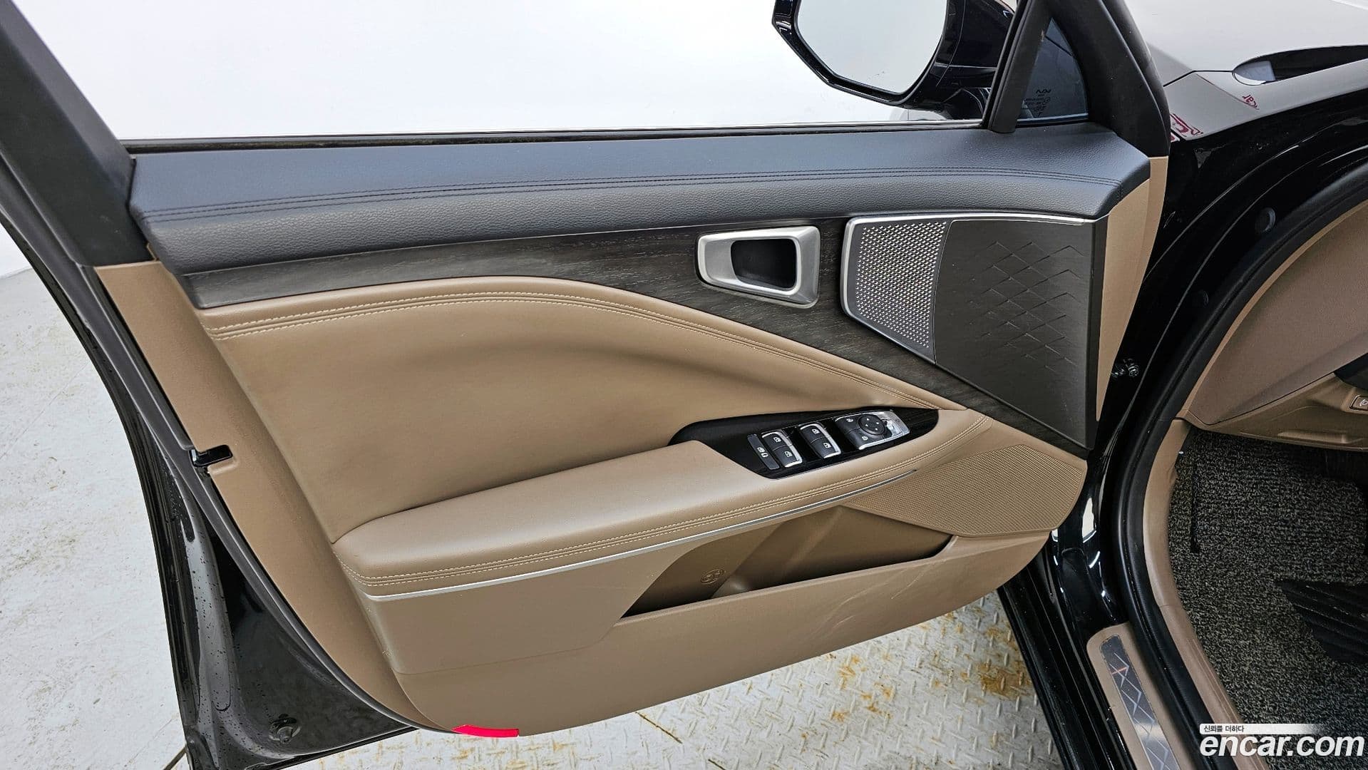 Main__Slider__Photo:K8 Kia 2023.2-23