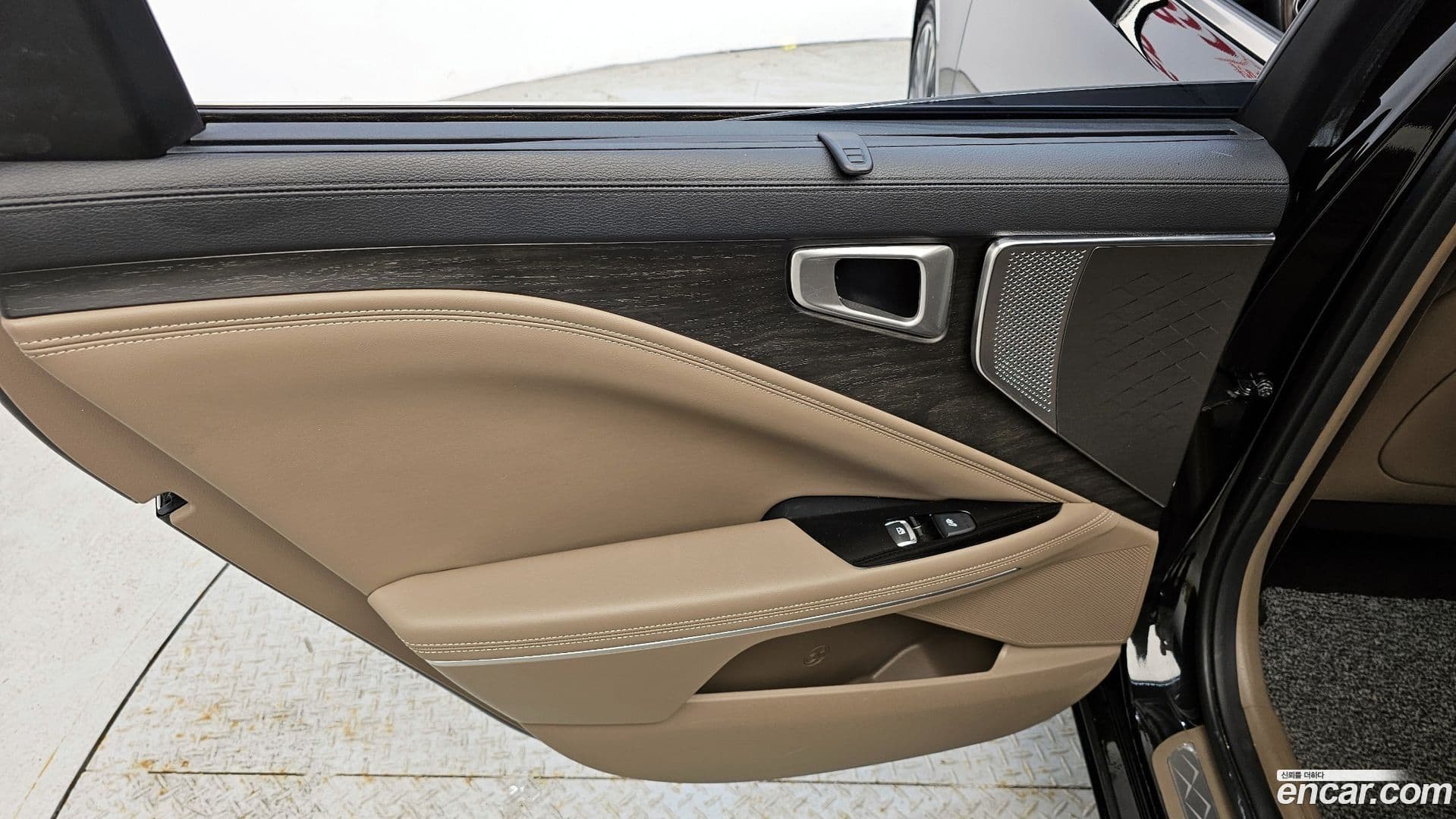 Main__Slider__Photo:K8 Kia 2023.2-24
