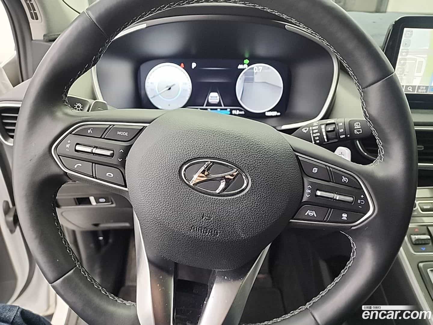 Santafe Hyundai 2023.2-INNER-009