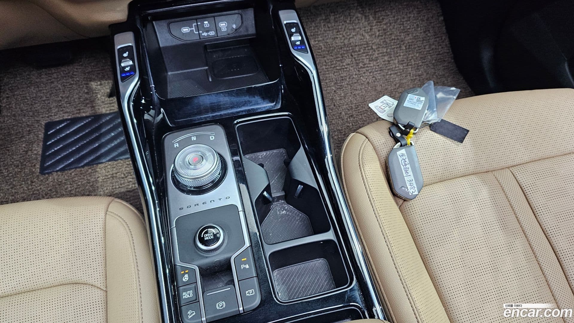 Main__Slider__Photo:Sorento Kia 2024.0-8