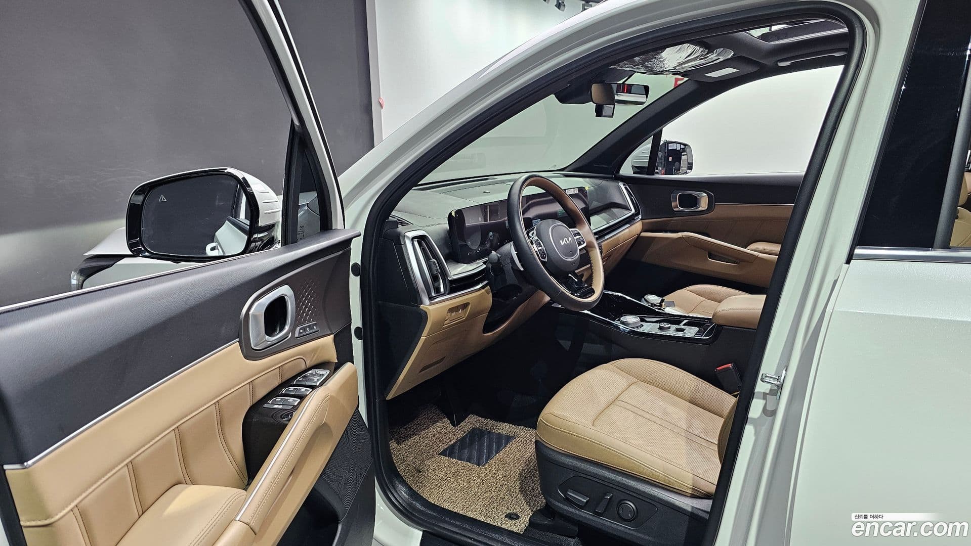 Main__Slider__Photo:Sorento Kia 2024.0-9