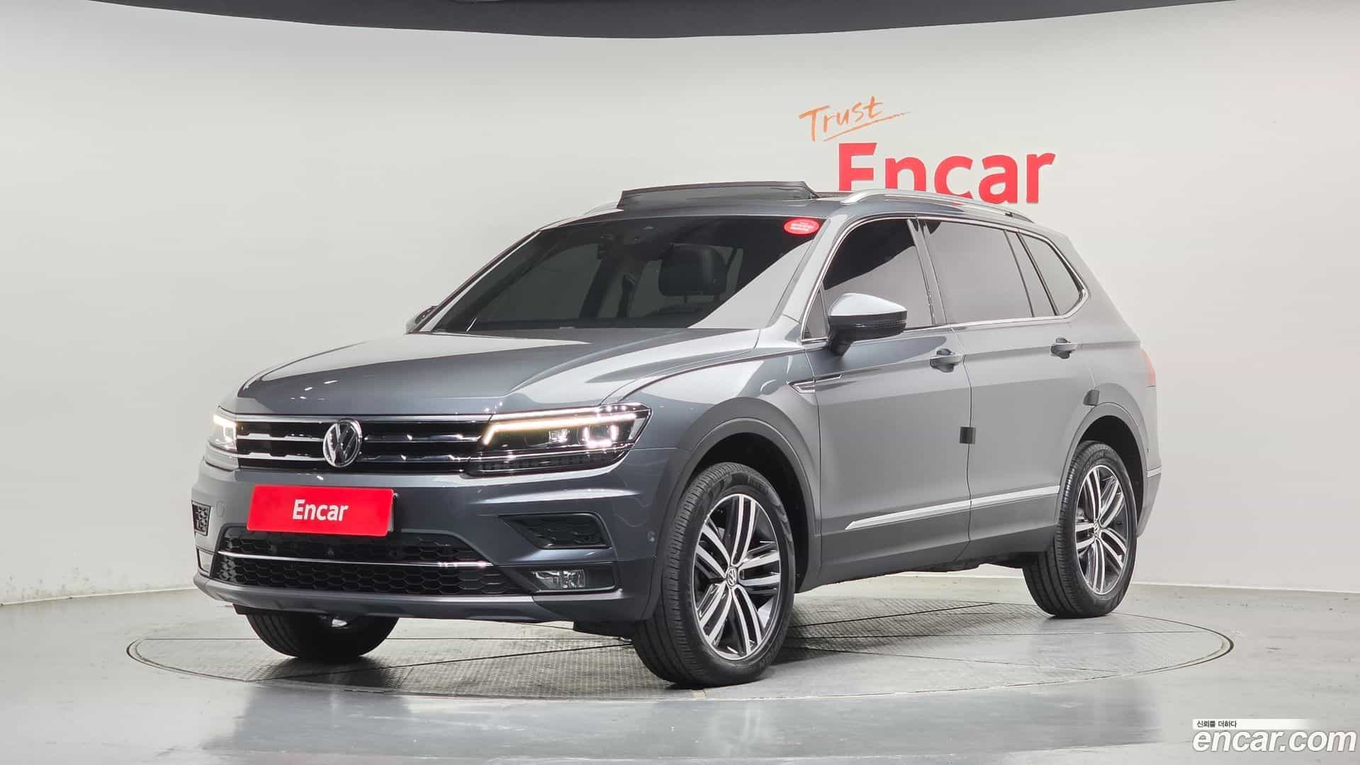 Tiguan Volkswagen 2020.11-OUTER-001