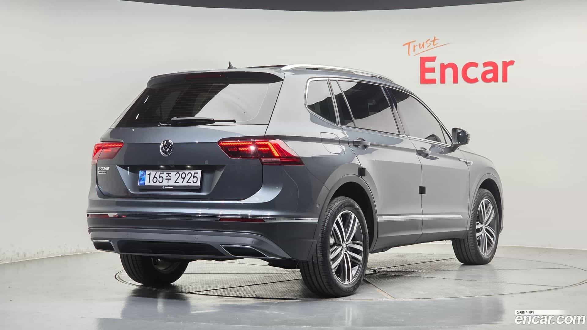 Tiguan Volkswagen 2020.11-OUTER-002