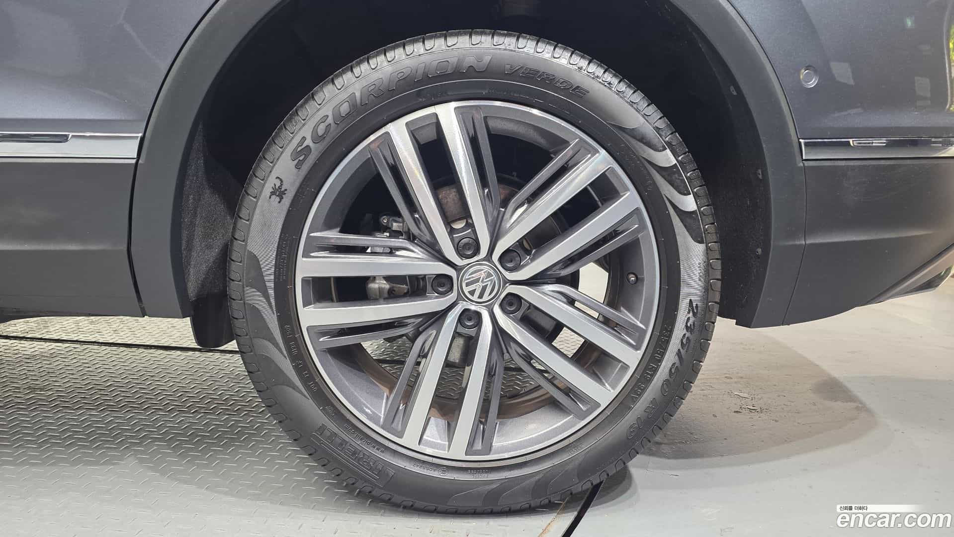 Tiguan Volkswagen 2020.11-OUTER-031