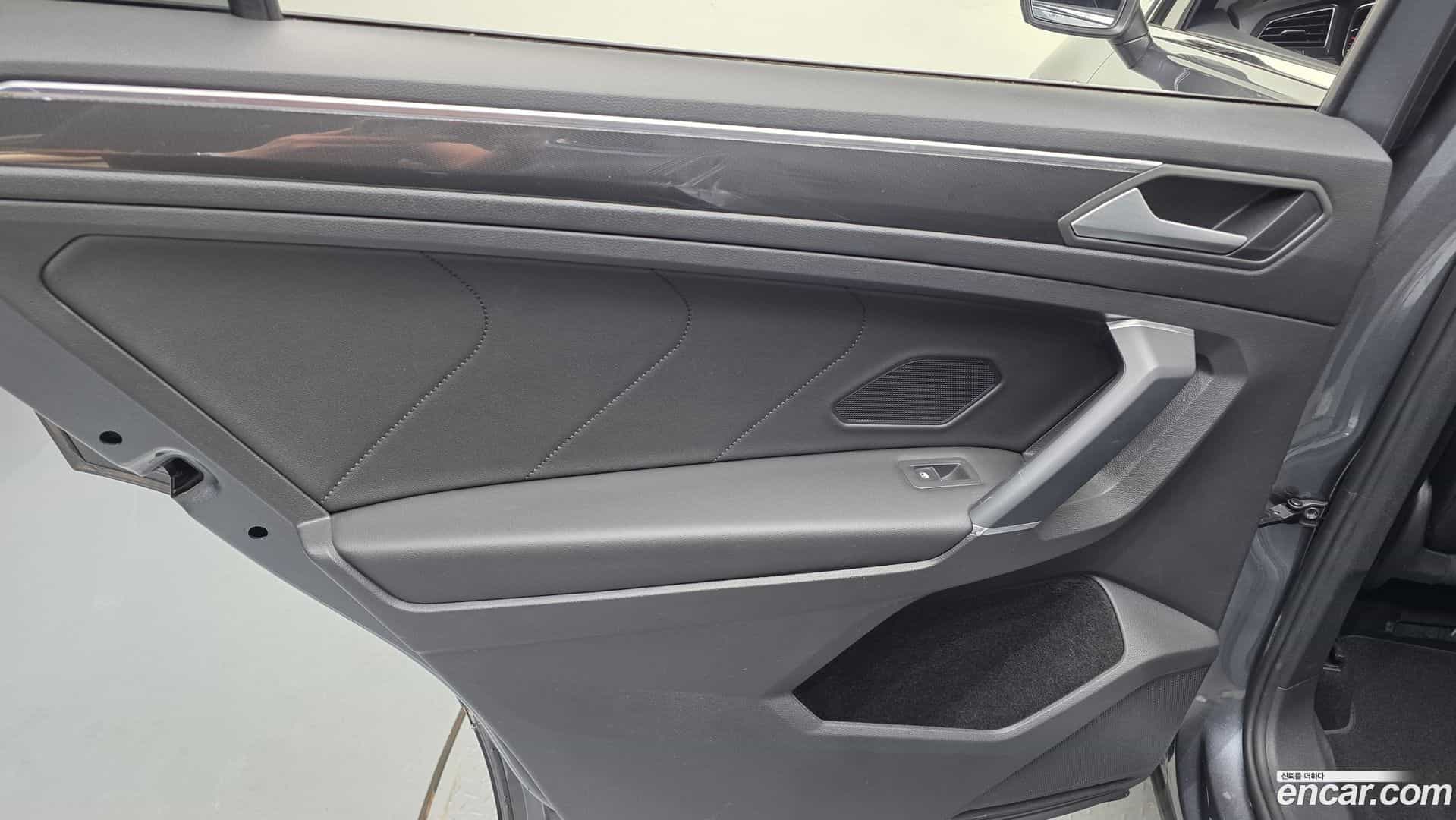 Tiguan Volkswagen 2020.11-INNER-035