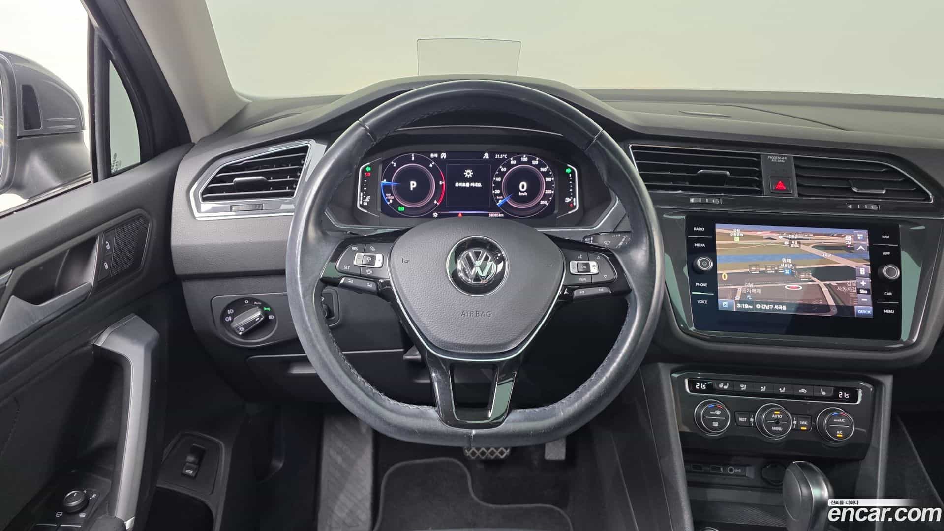 Tiguan Volkswagen 2020.11-OPTION-045