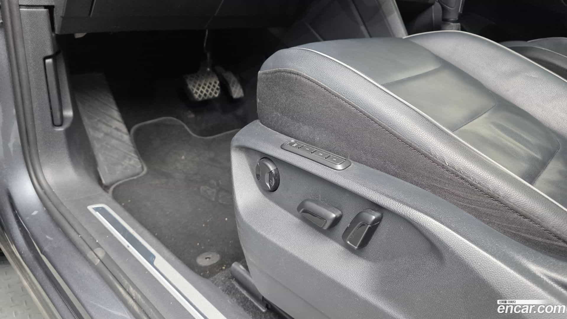 Tiguan Volkswagen 2020.11-OPTION-046