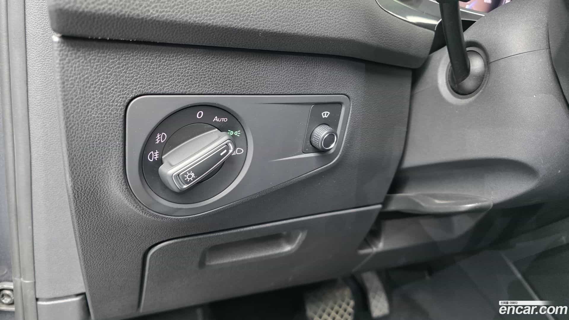 Tiguan Volkswagen 2020.11-OPTION-047