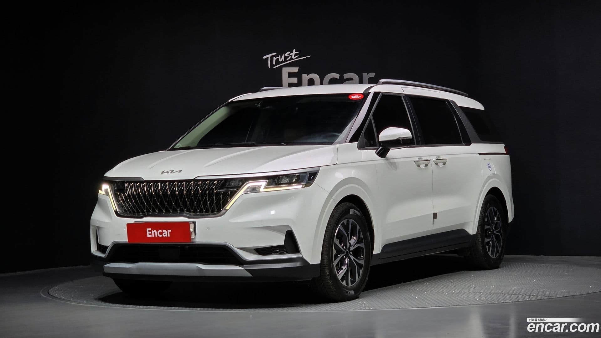 Main__Slider__Photo:Canival Kia 2023.3-0