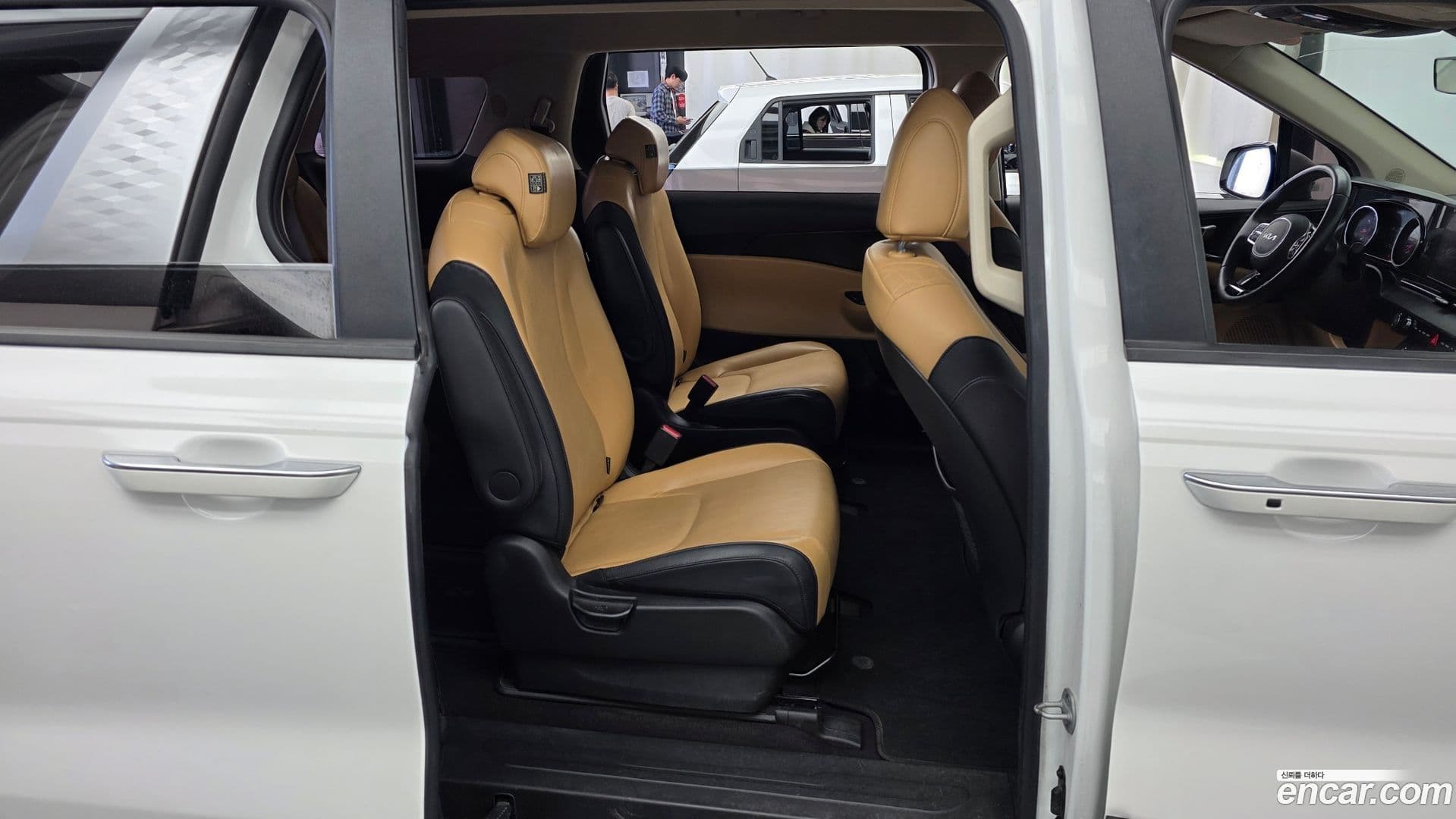 Main__Slider__Photo:Canival Kia 2023.3-11