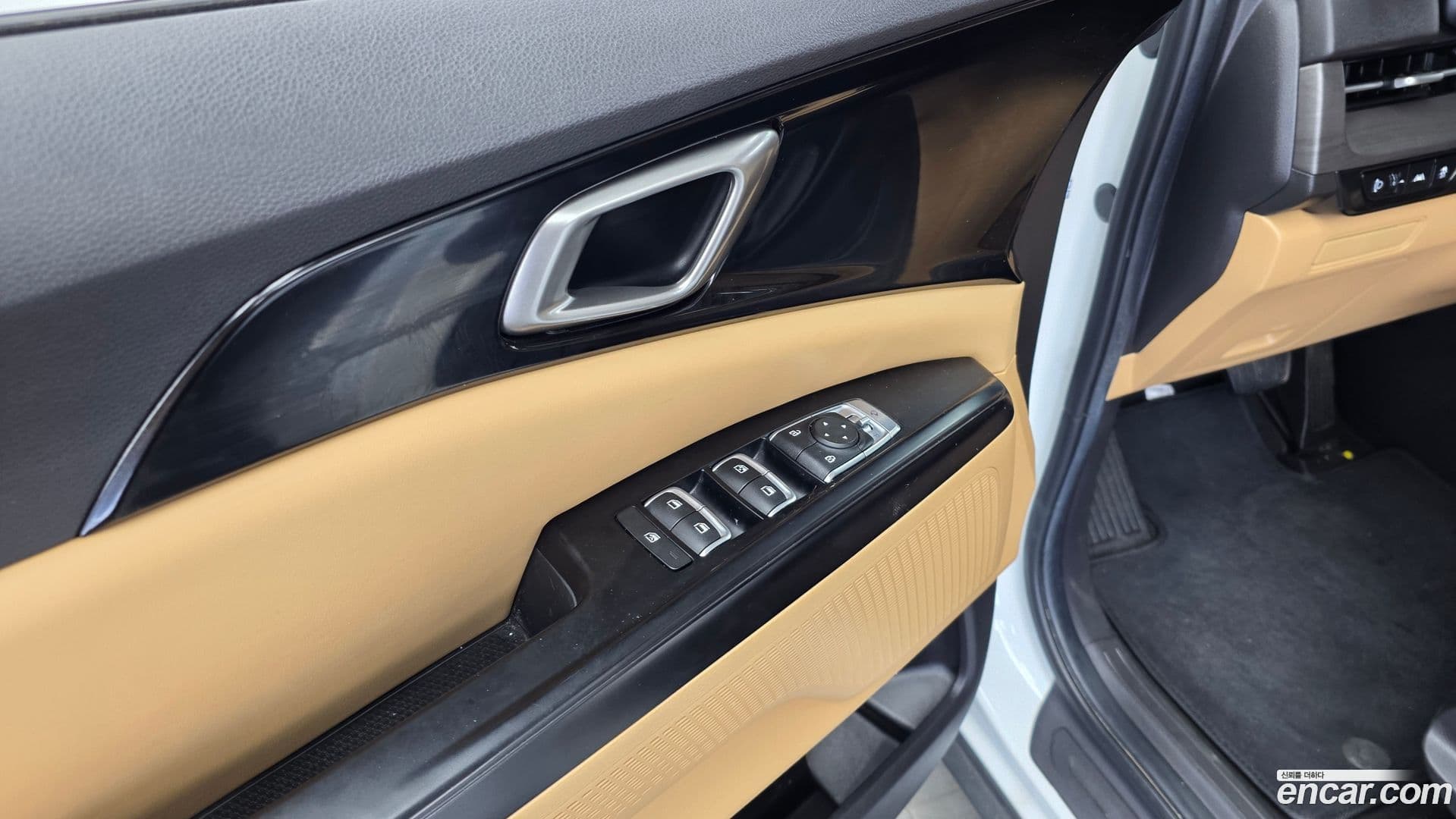 Main__Slider__Photo:Canival Kia 2023.3-29