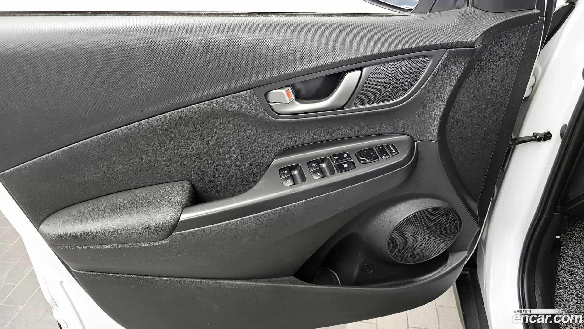 Kona Hyundai 2019.2-INNER-034